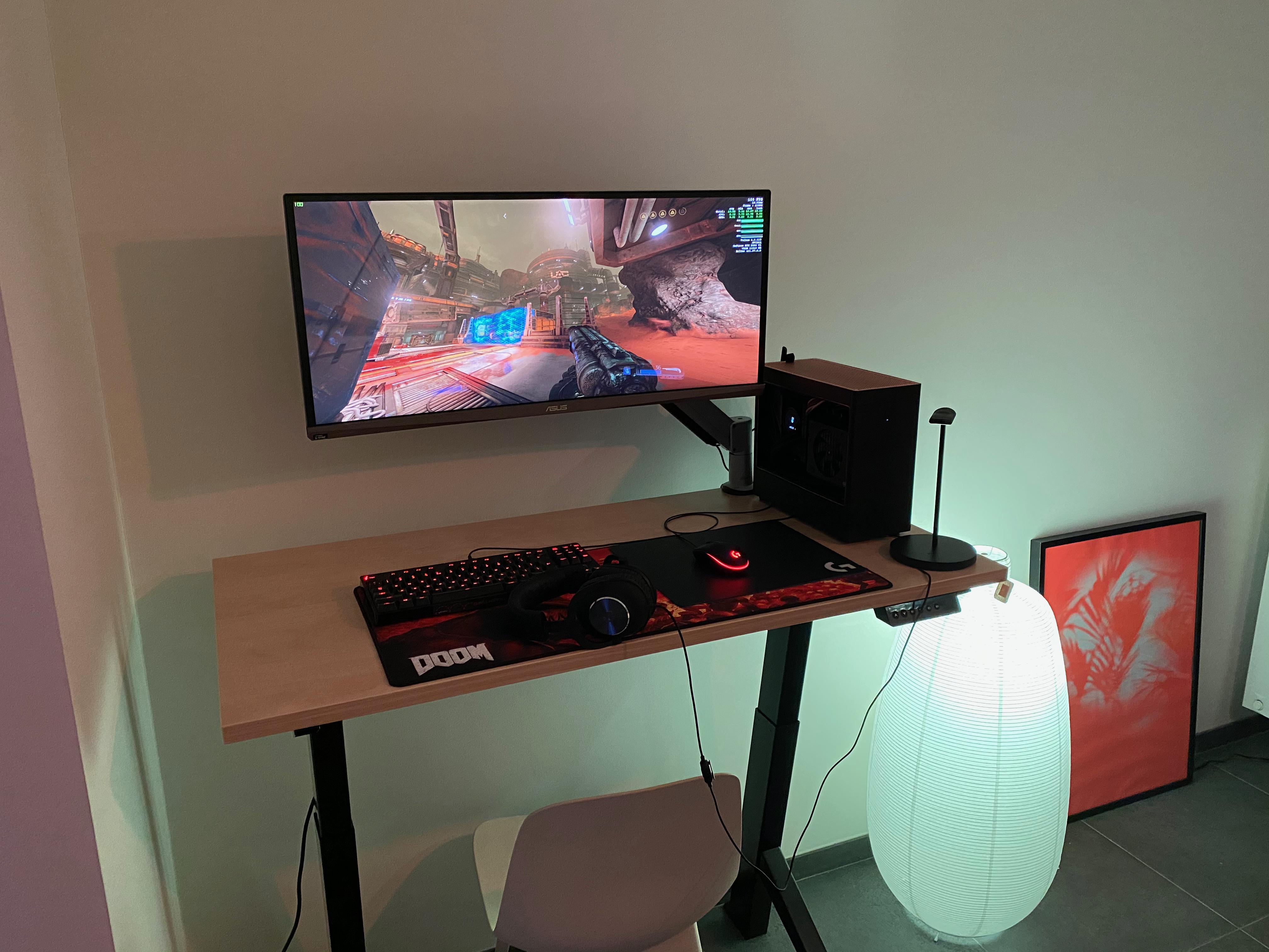 Battlestation with standing Desk (34" UWQHD, Louqe Ghost S1 w/ 8086K & RTX2080Ti) r