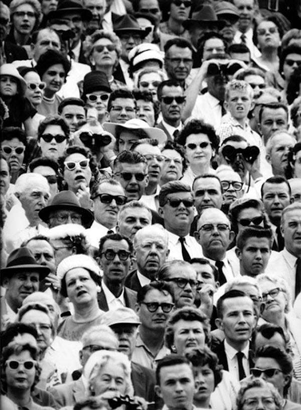 JFK is just another face in the crowd, 1961 r/OldSchoolCool