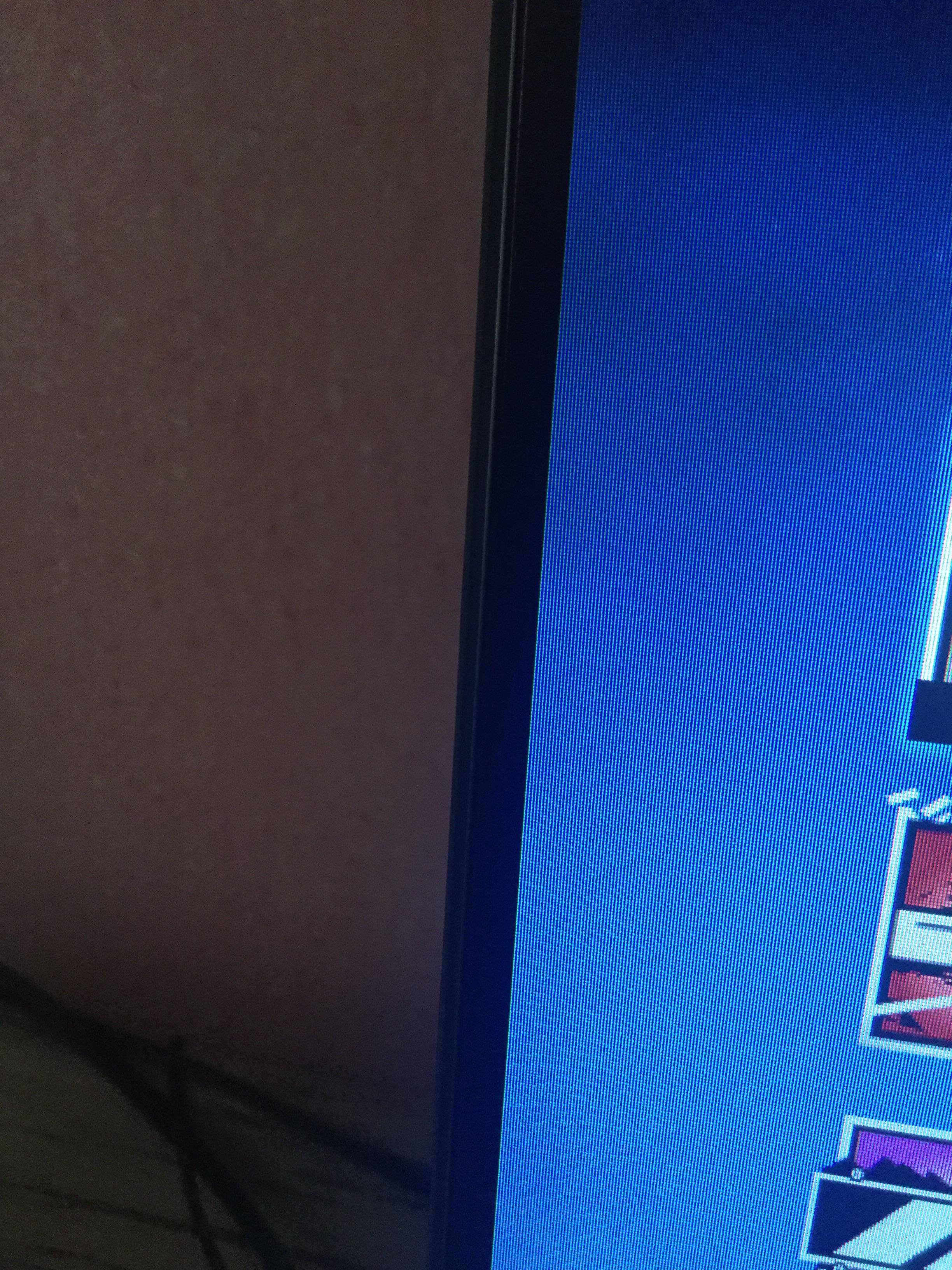 These aren’t bezels, but black bars. I’m using this monitor in full