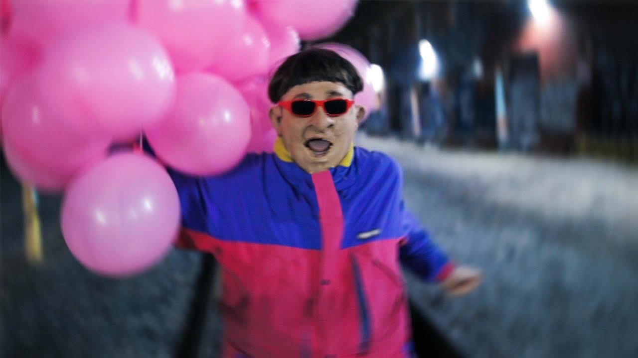 Where did his ballsack chin go? r/olivertree