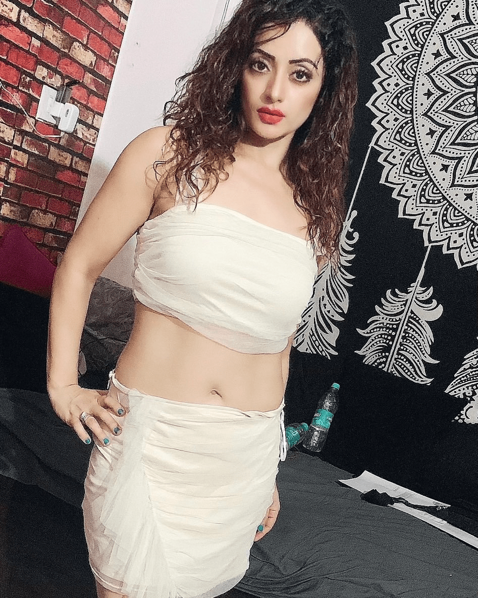 Sonia Singh. : UlluAppActresses