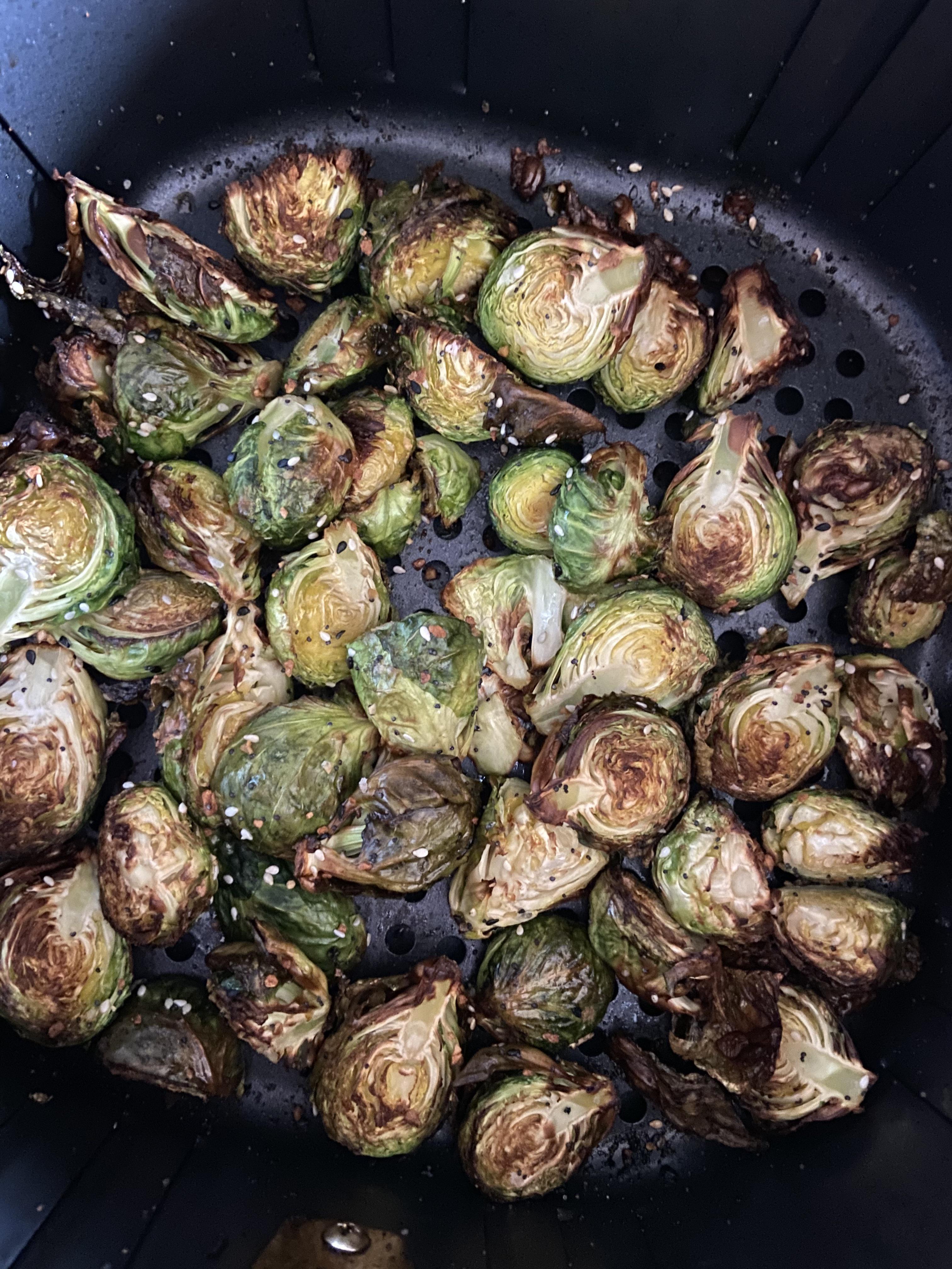 Air fried brussel sprouts with everything bagel seasoning r/HealthyFood