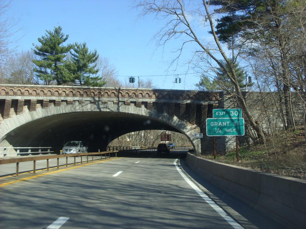 Saw Mill Parkway Pleasantville, NY r/InfrastructurePorn