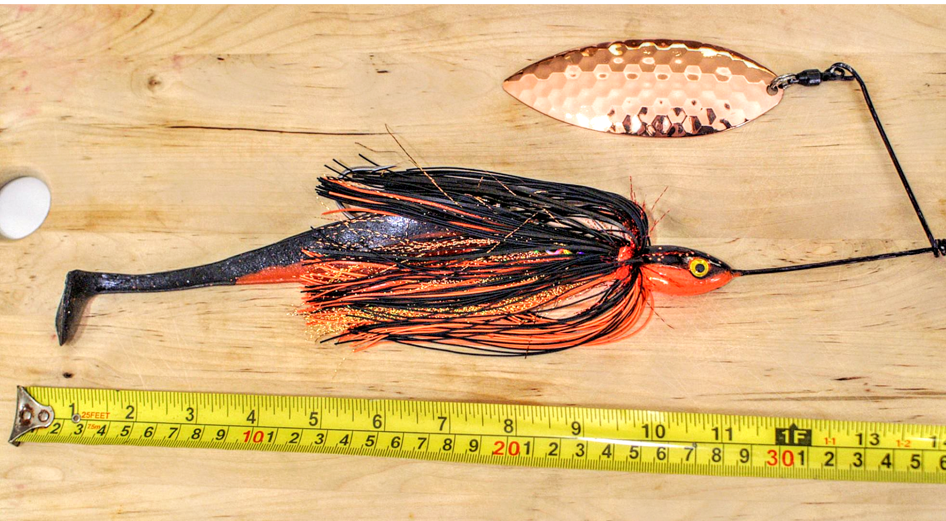 Musky and Pike spinnerbait, 2.5 oz. (56 g.) head weight, .075 (1.9 mm