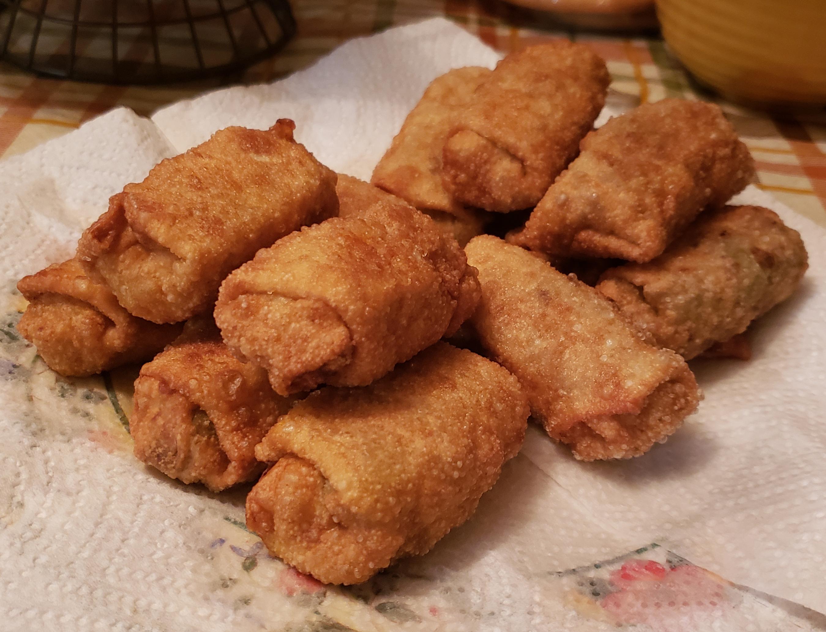 [Homemade] Philly Cheesesteak and Buffalo Chicken Egg Rolls (Wonton
