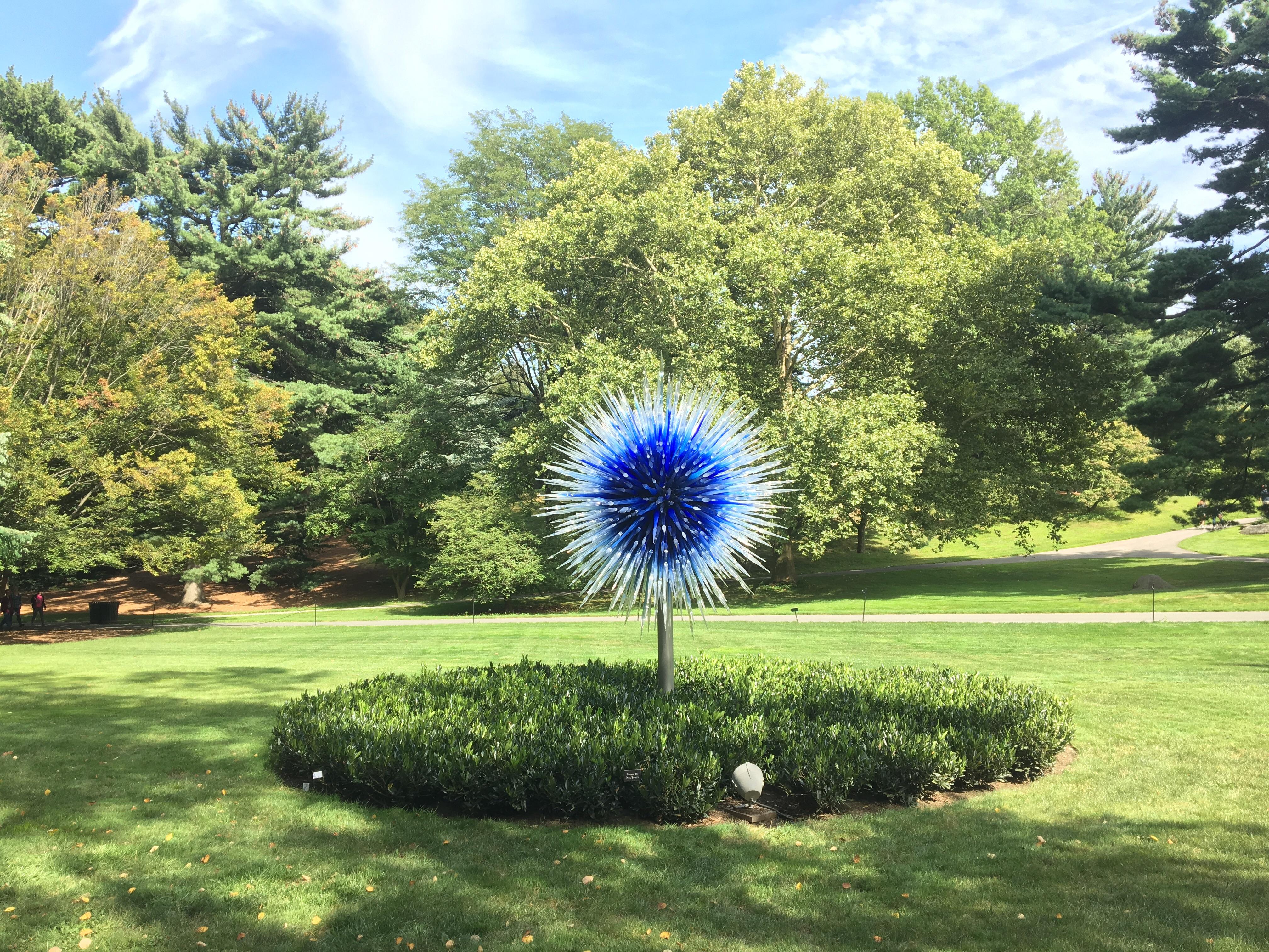 This glass tree in the NY Botanical Gardens r/mildlyinteresting