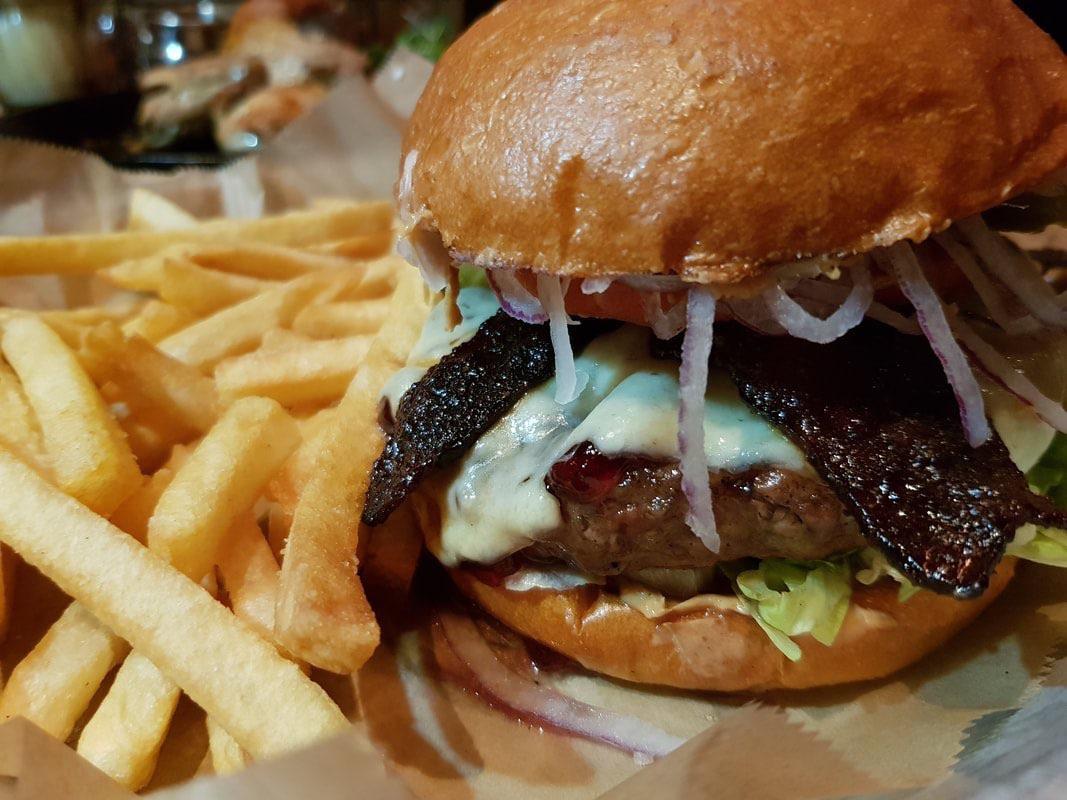 PB&J Burger with Havarti Cheese and Candied Bacon 🤤 r/FoodPorn