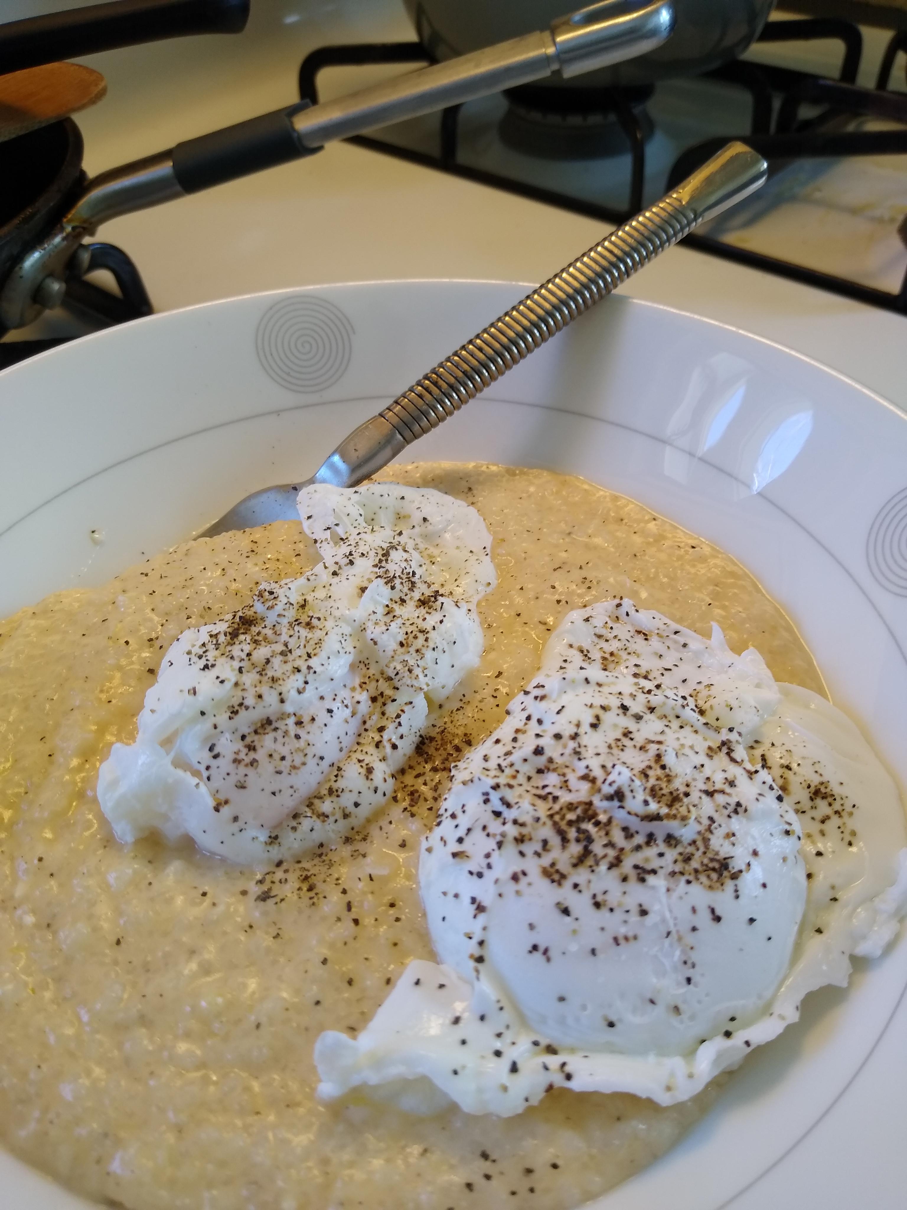 Daydrinking poached eggs and cheese grits r/drunkencookery