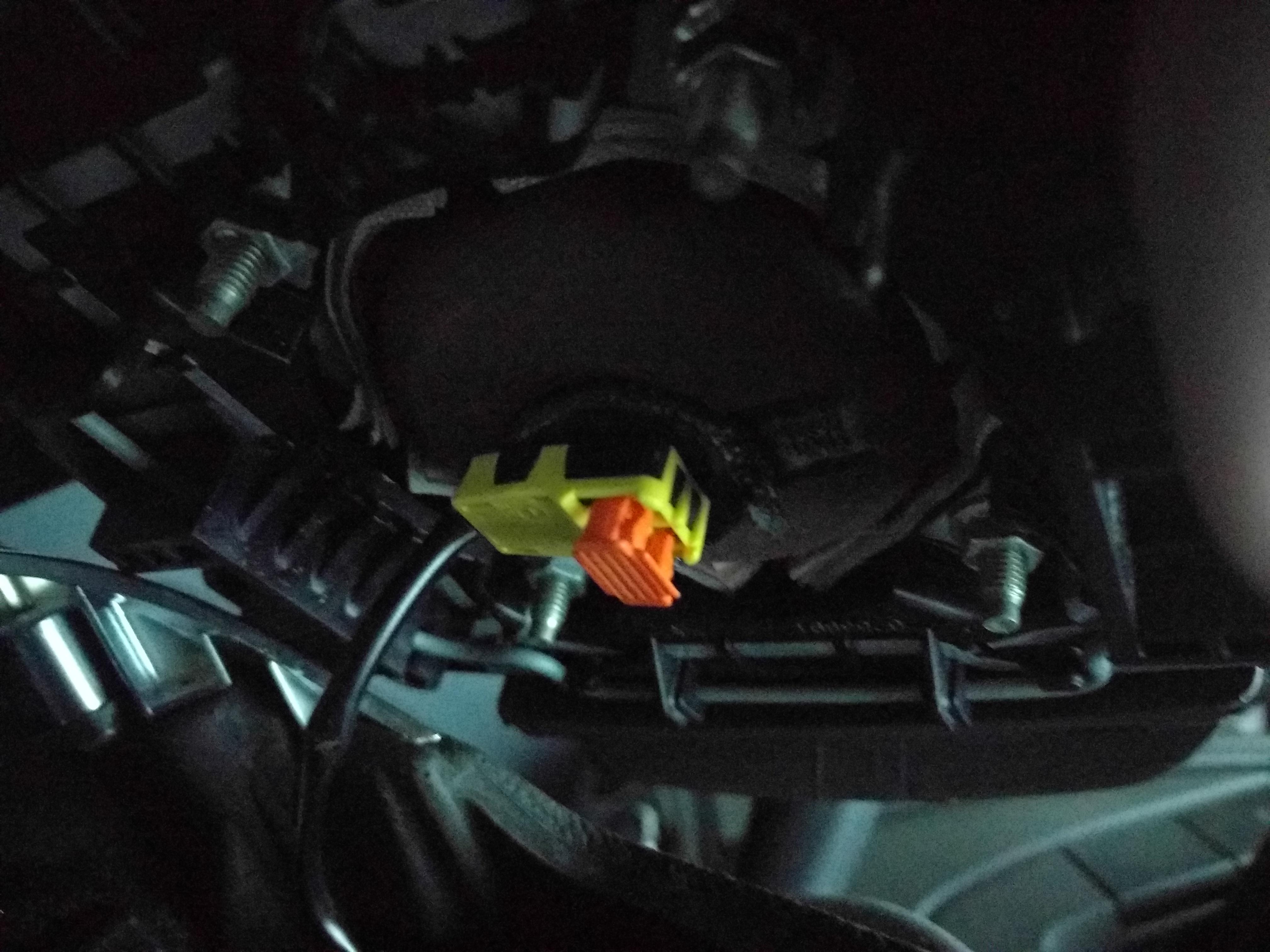 Remove Connector? ('16 ford transit driver airbag) i pulled orange tab