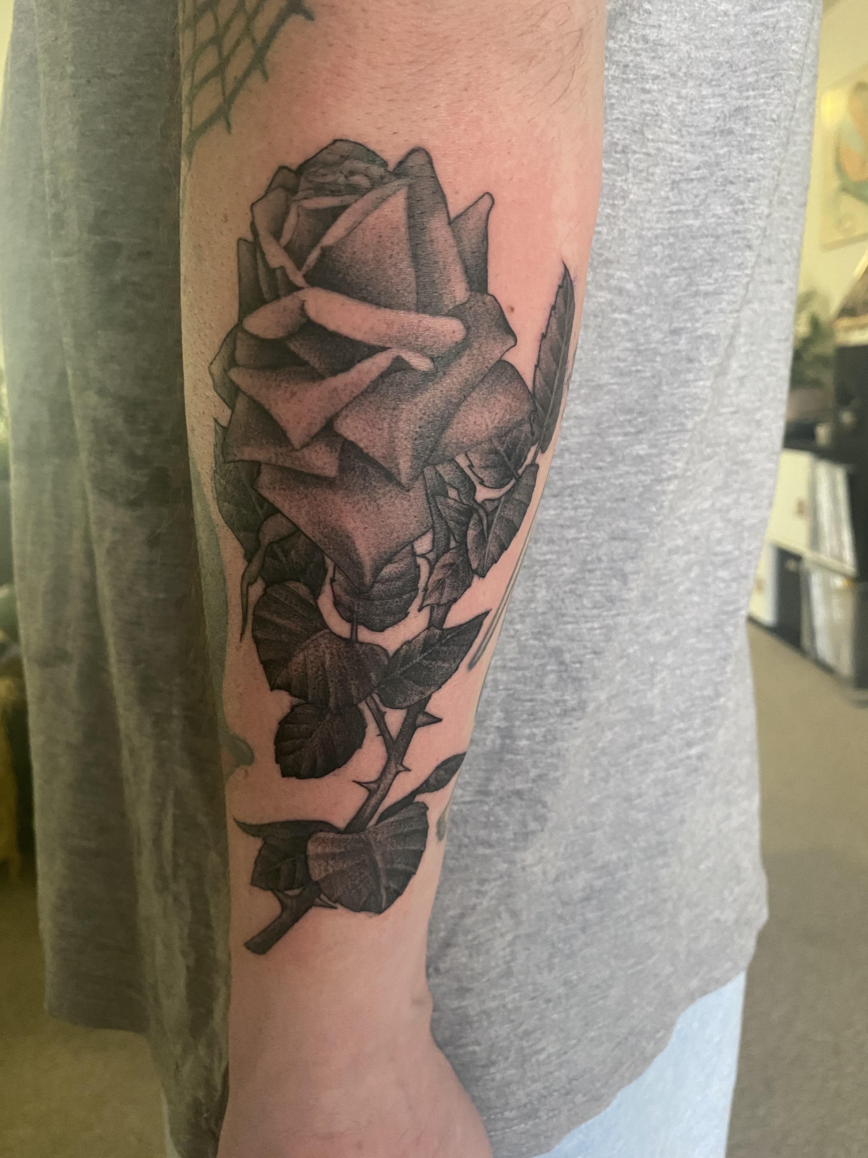 Roses are never a bad choice. Done by Malika at With Love