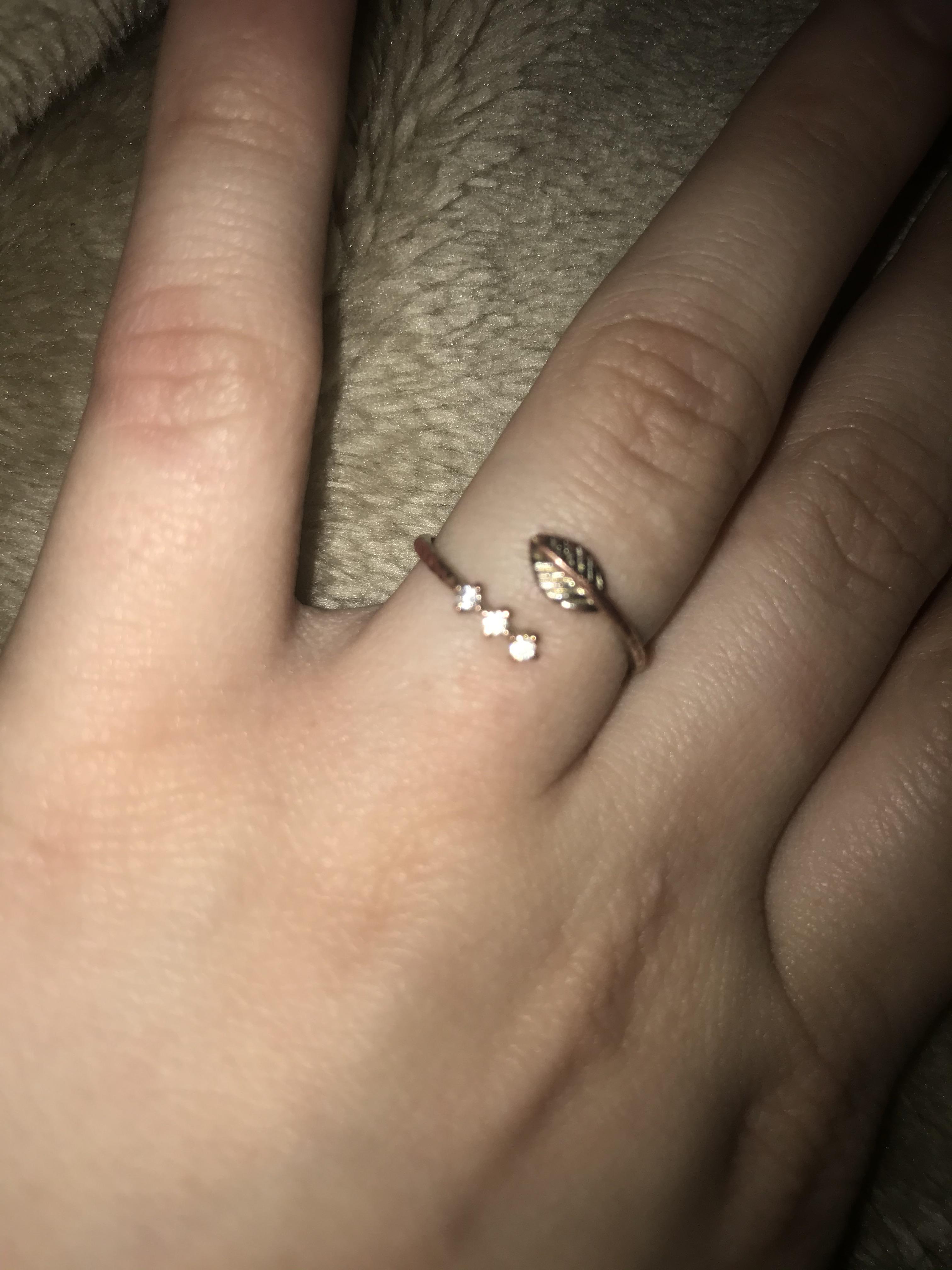 super simplistic ring, i love it. only problem is that it oxides and