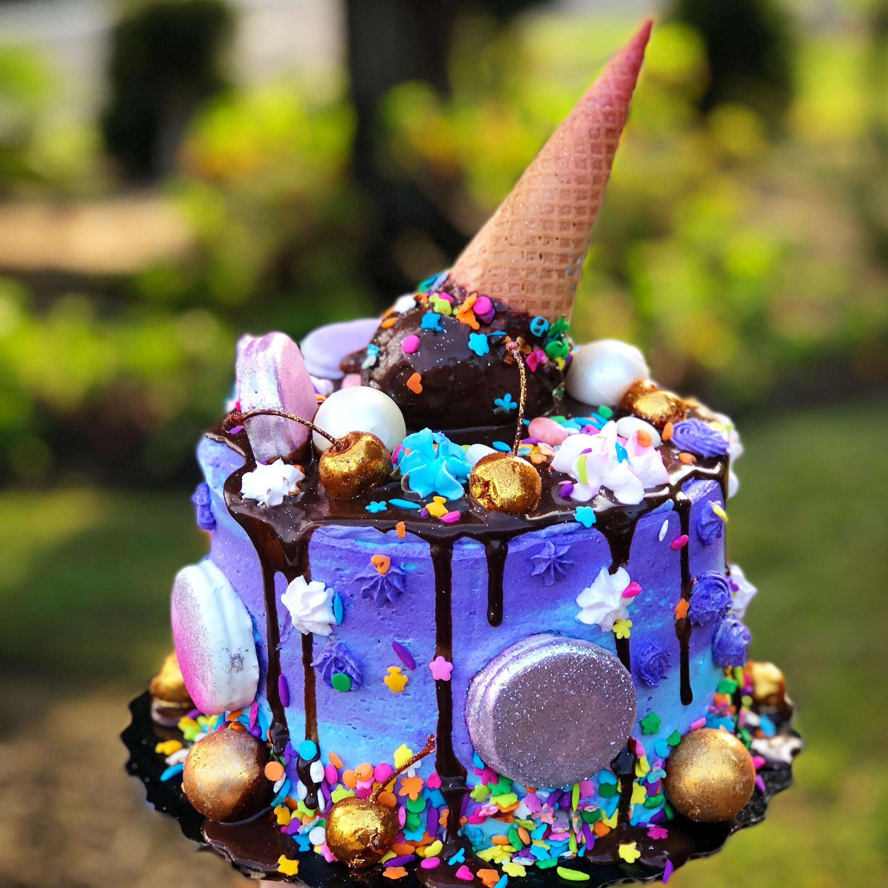 Drip cake!! r/cakedecorating