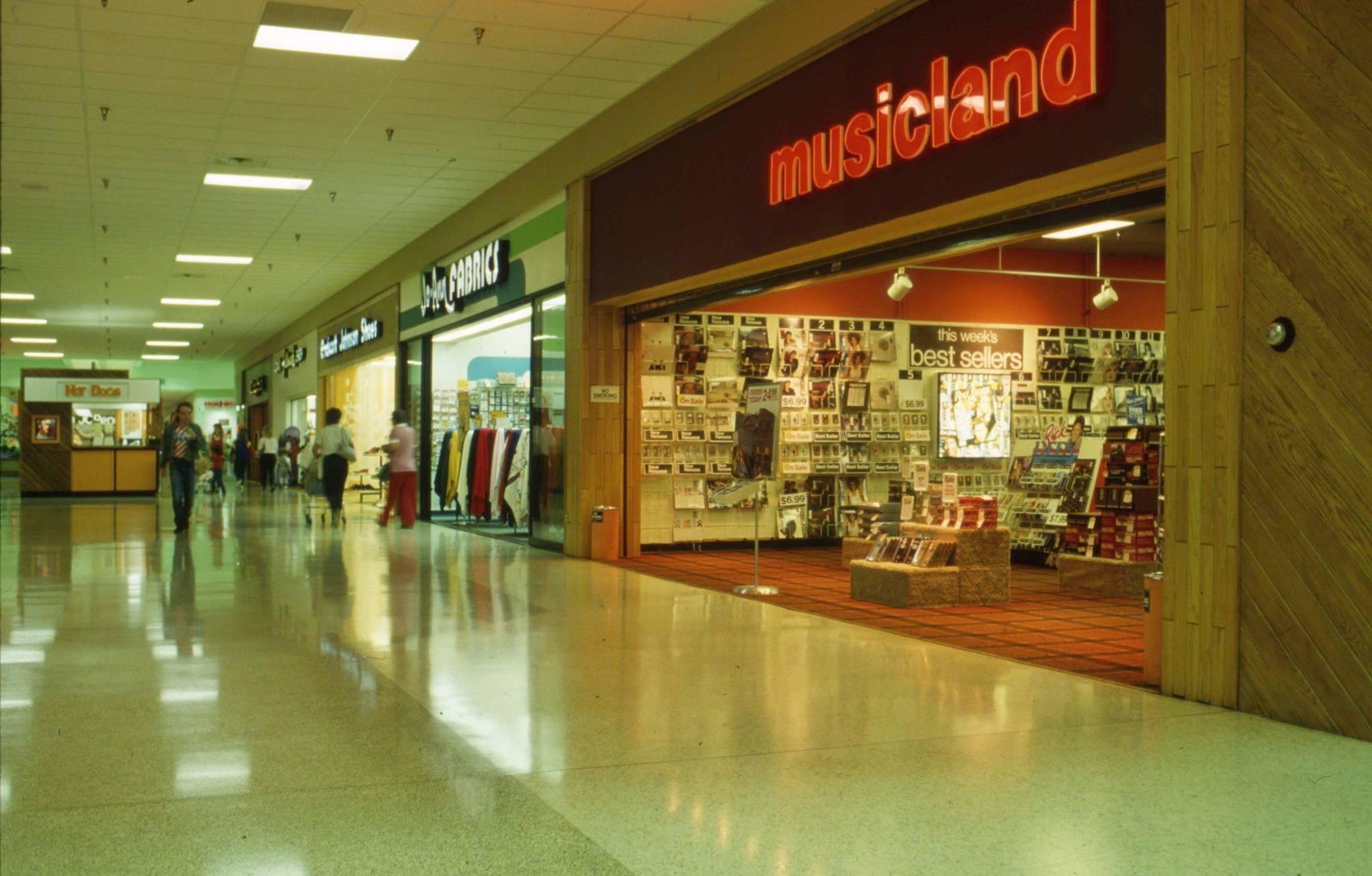 Musicland, Prairie Hills Mall, Dickinson, ND, circa 1987. Photo
