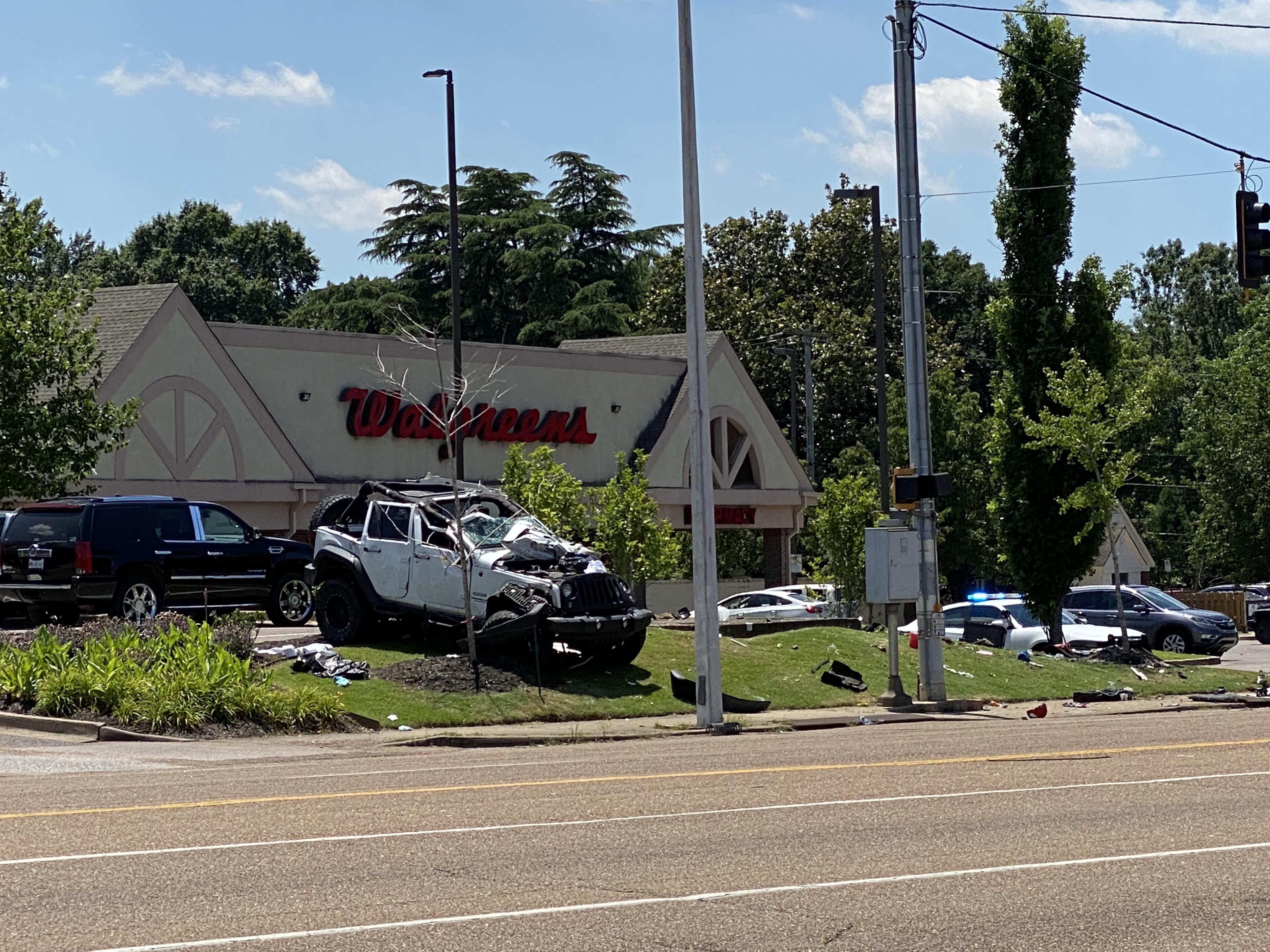 Another photo of that Poplar accident. r/memphis