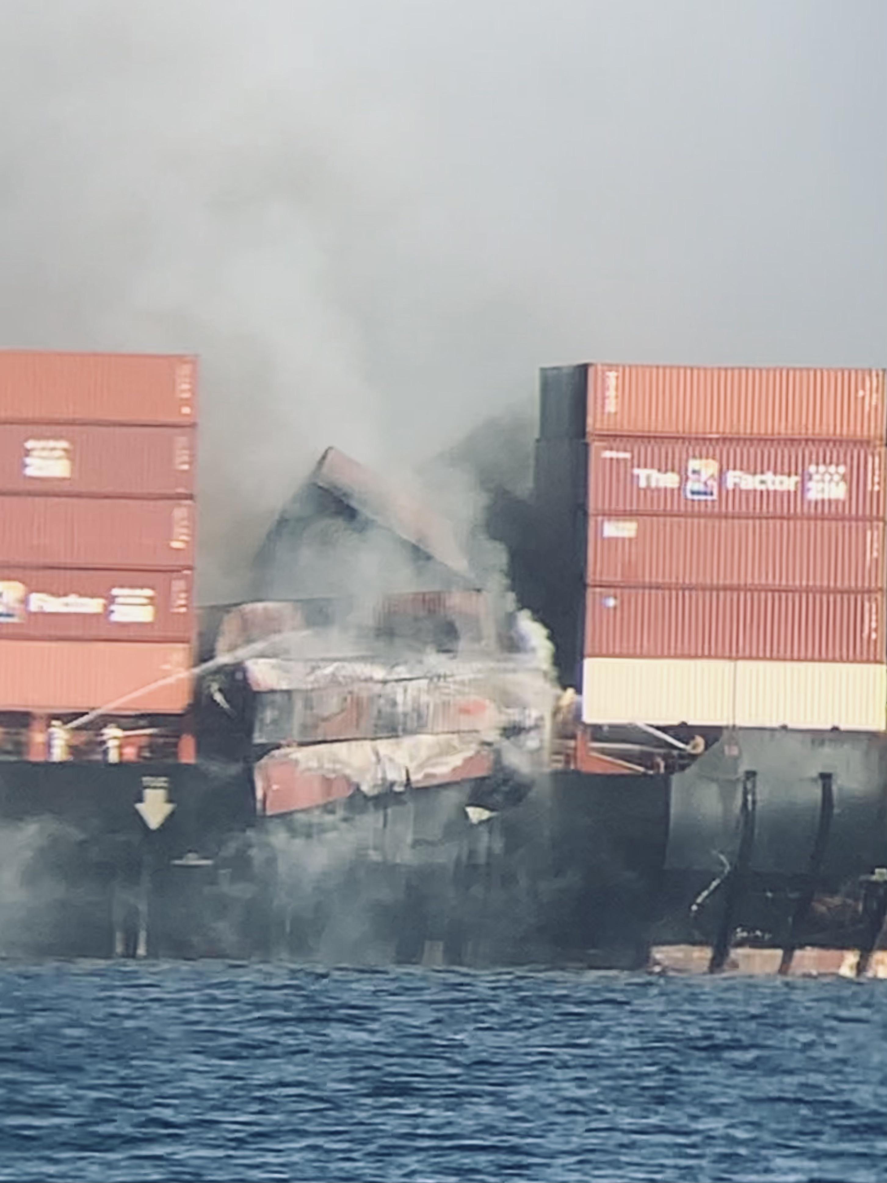 Zim Kingston container ship fire r/VictoriaBC