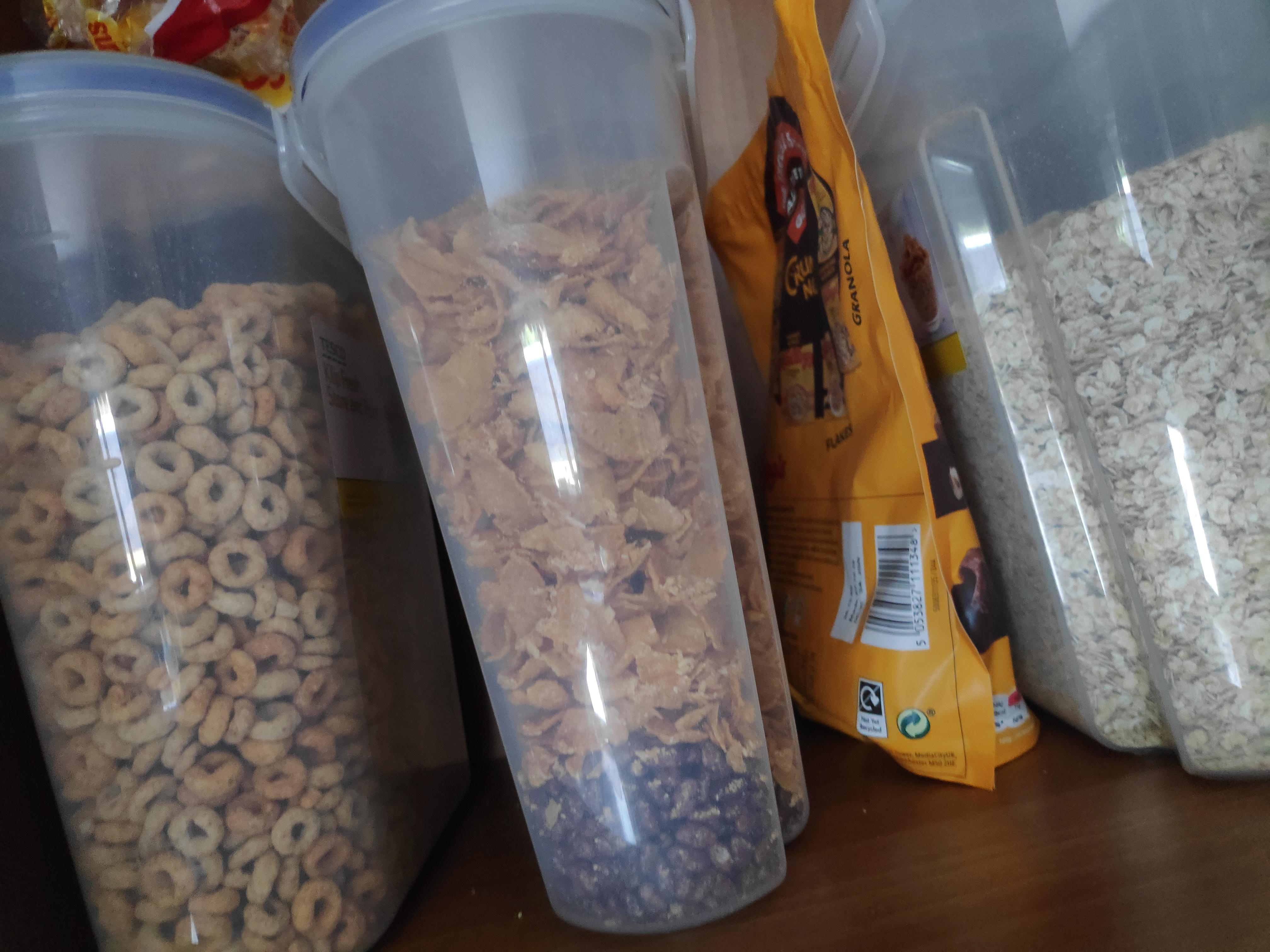Someone put new cereal on top of old cereal. Why? r/mildlyinfuriating