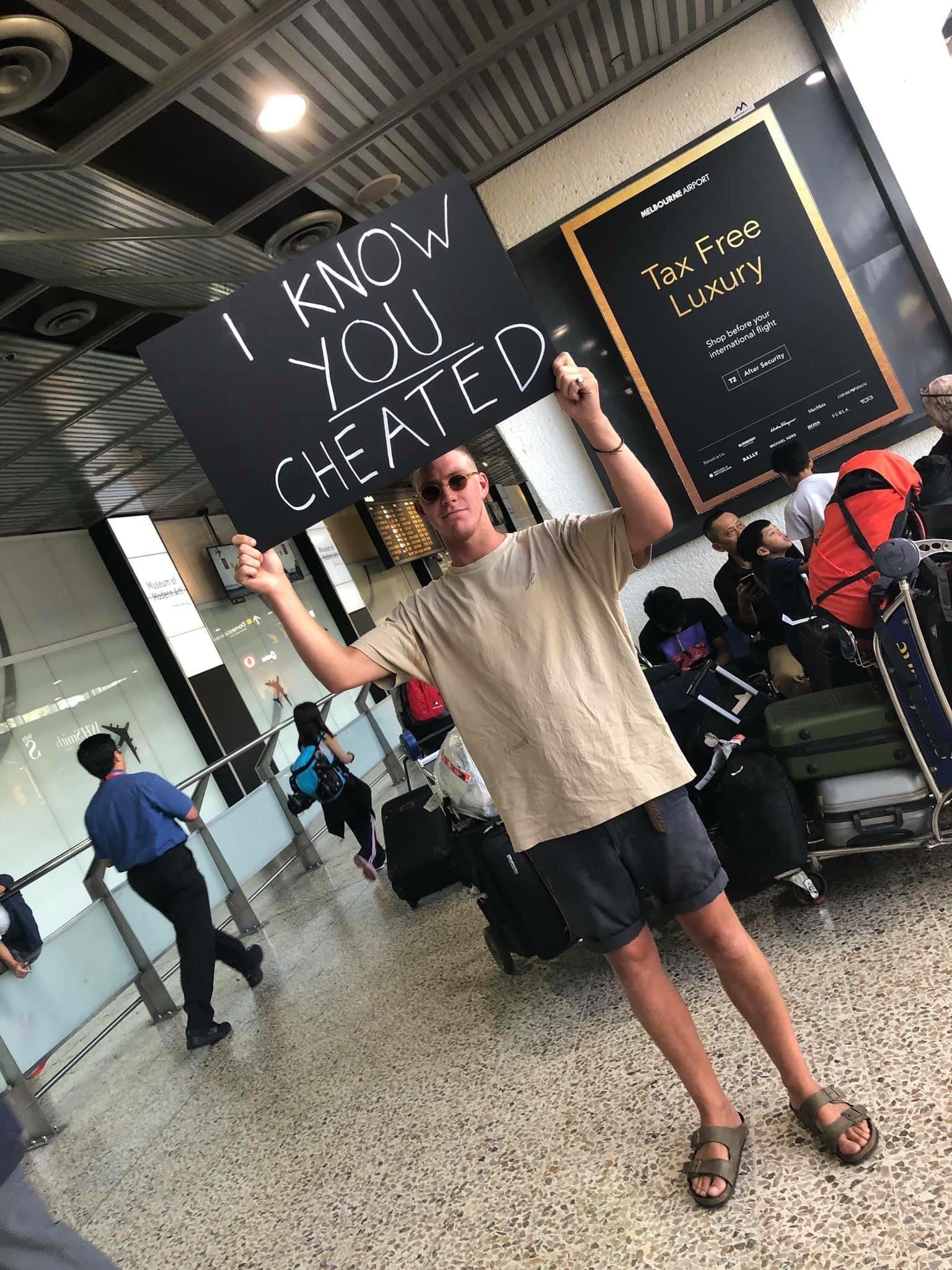 11 Funny Airport Greeting Signs