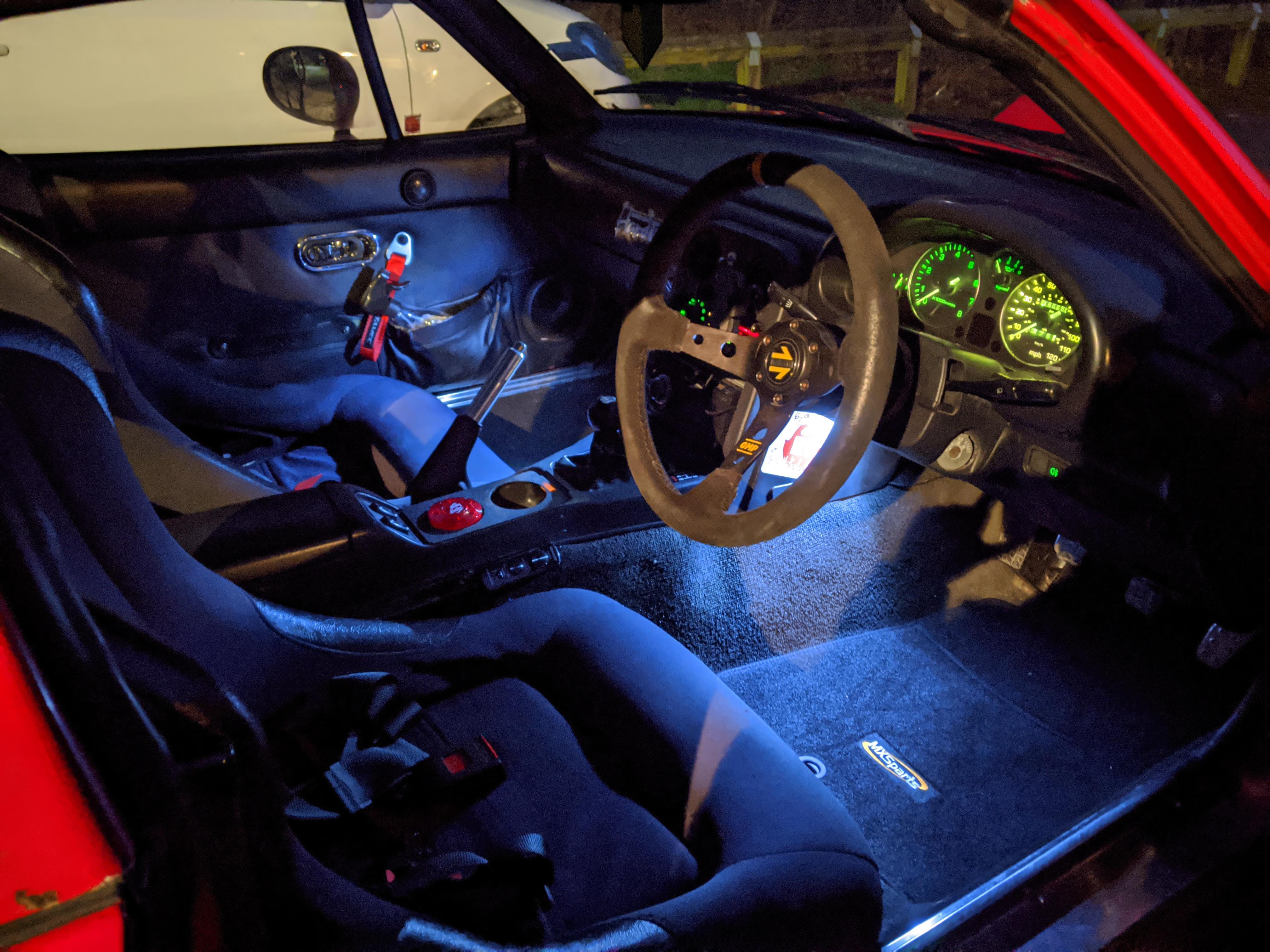 What a difference a pair of LED interior bulbs can make! r/Miata