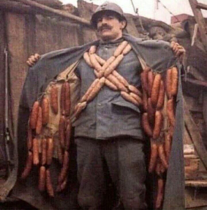 Sauságe man, leader of sausages, nightmare of pigs r/Bossfight