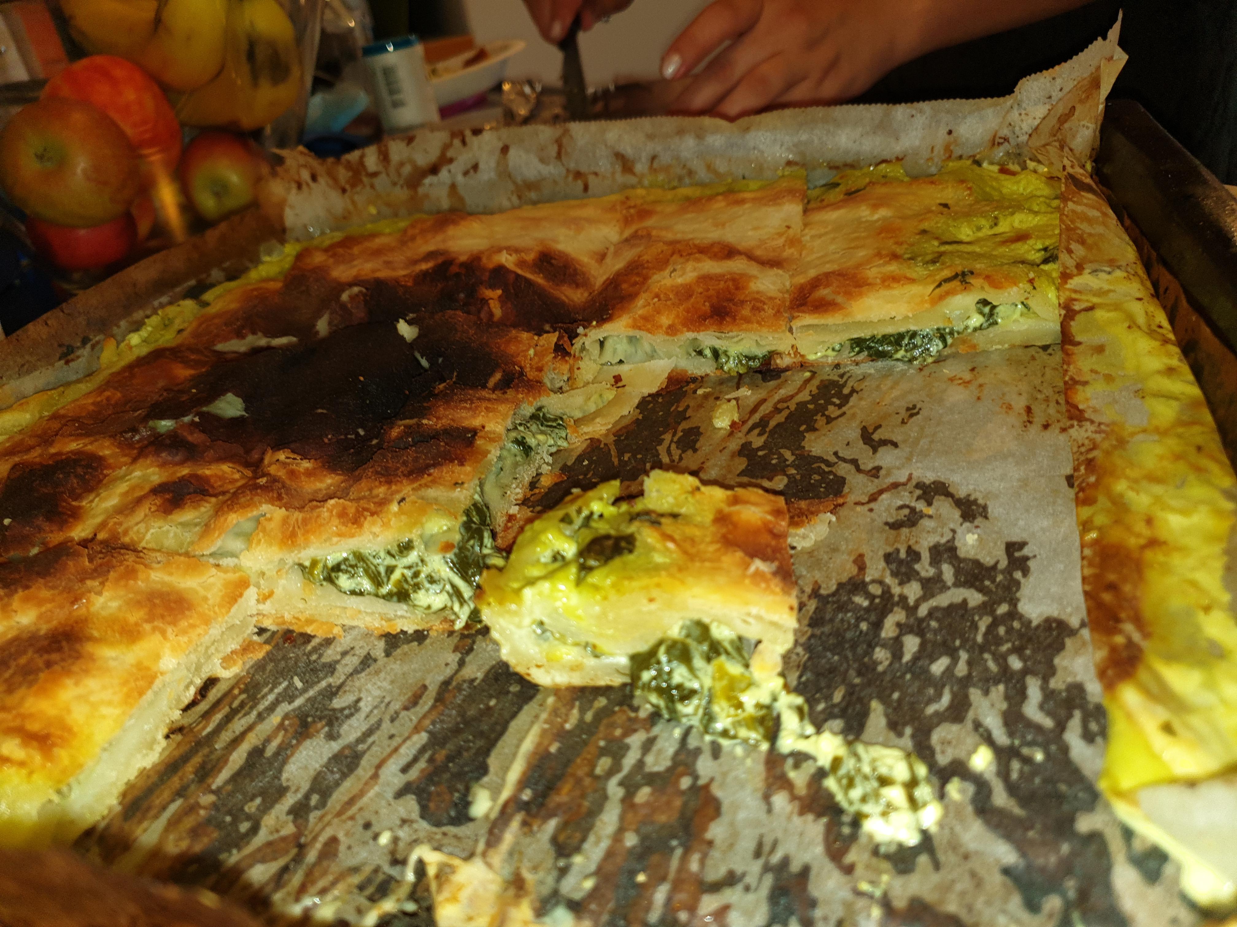 Traditional albanian pie with spinach r/FoodPorn