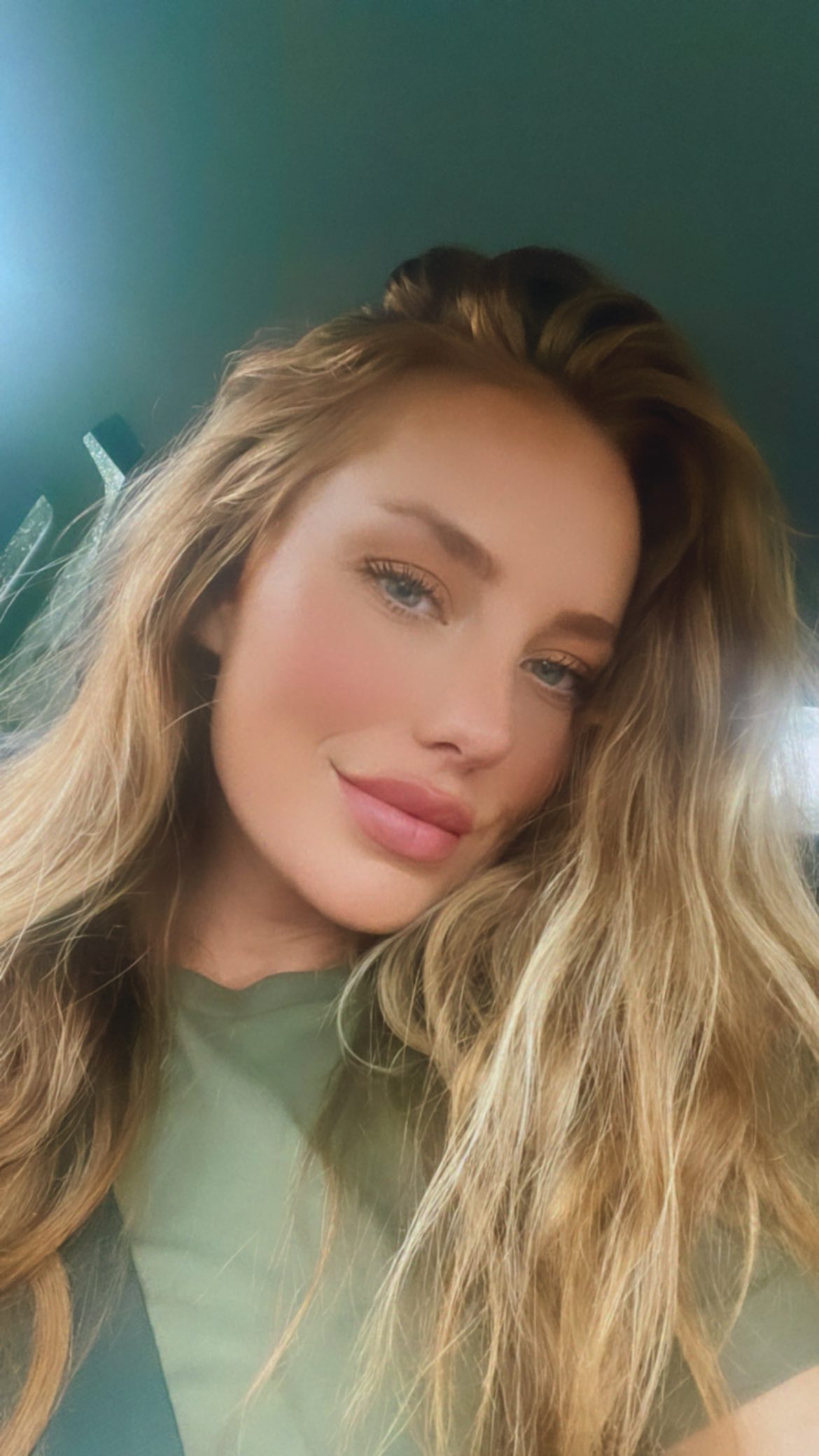 Heidi Selfie : HeidiHoback