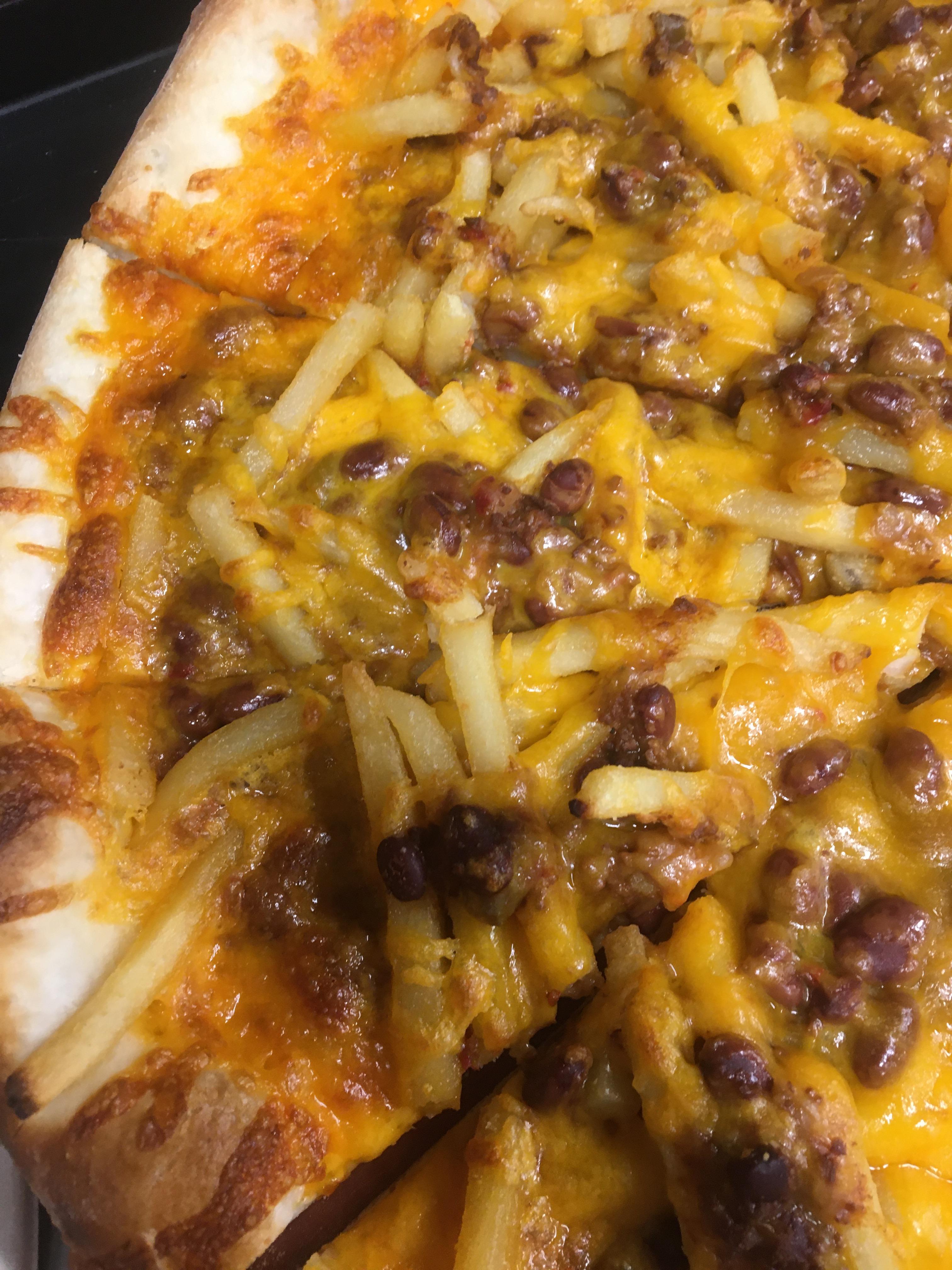 Chilli cheese fry pizza r/KitchenConfidential