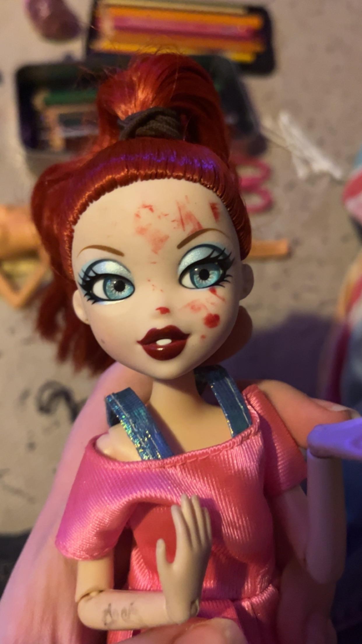 How to get smudges off? r/Dolls