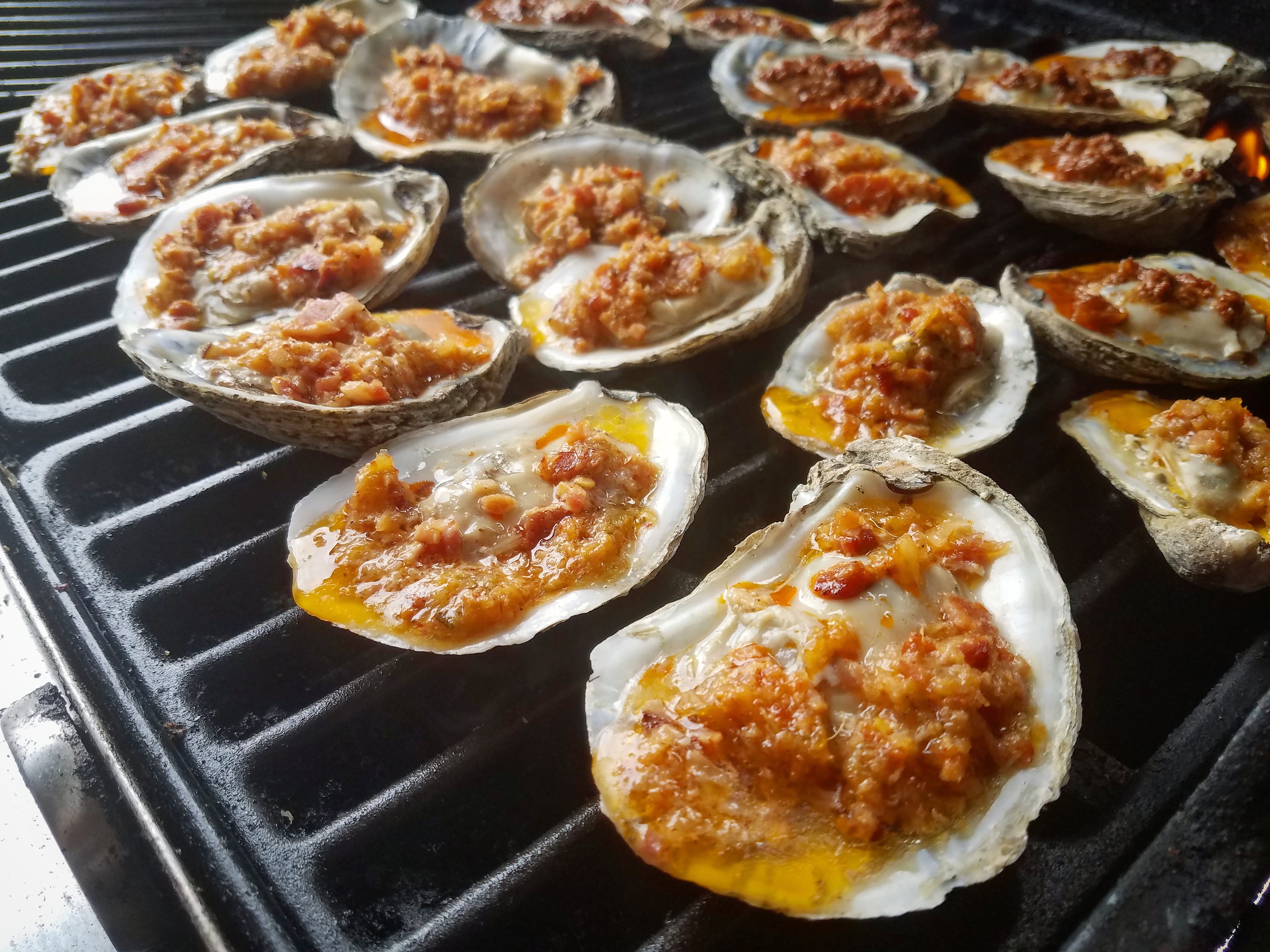 [Homemade]Grilled Kimchi and Bacon Compound Butter Oysters r/food