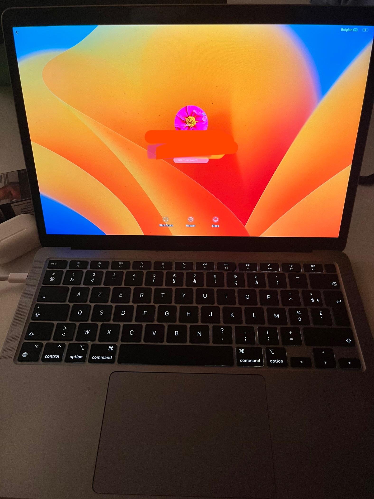 Please help trackpad frozen/Mac thinks external keyboard & mouse are