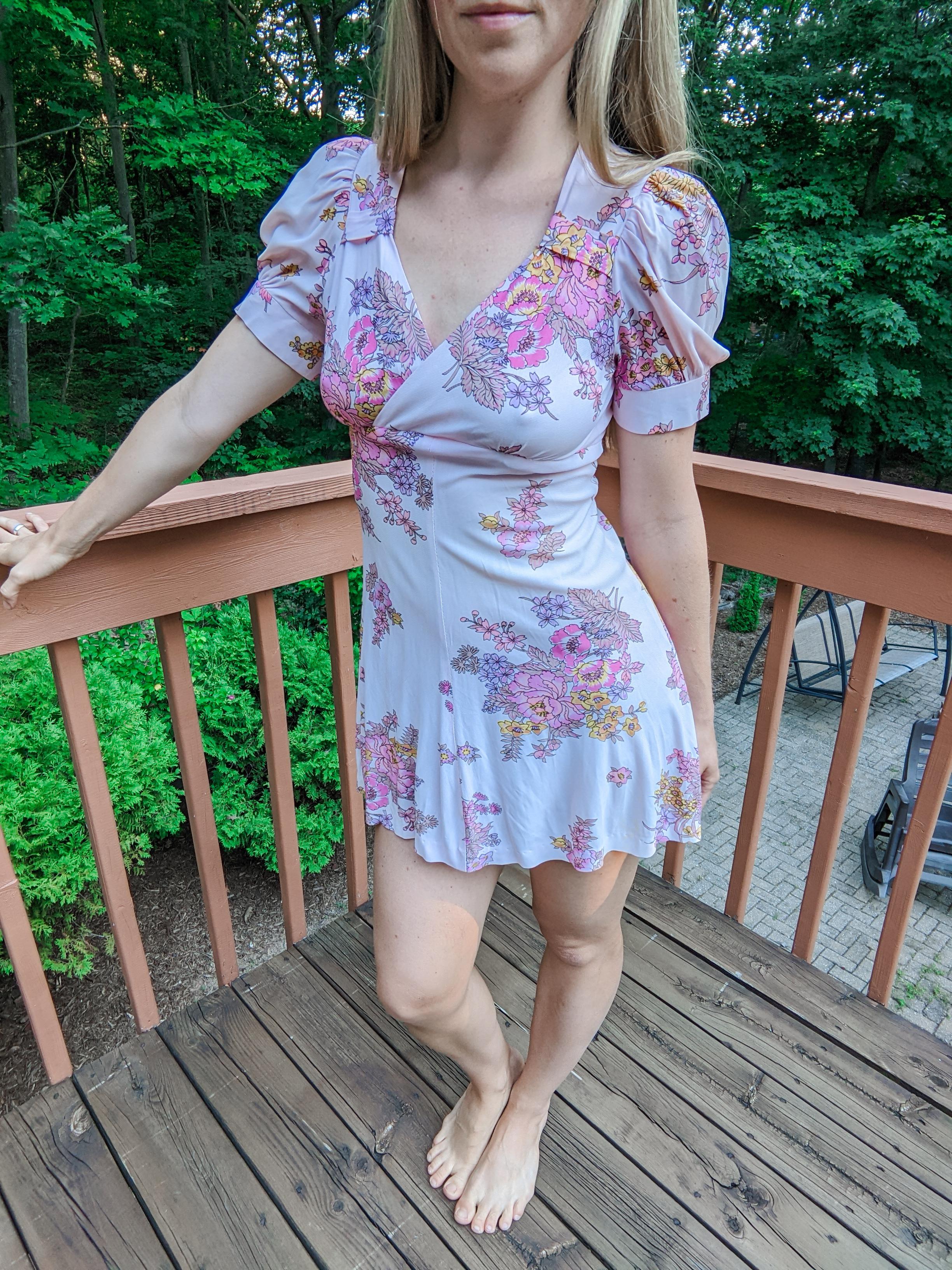 sundress+braless on a July evening 💕 r/SunDressesGoneWild