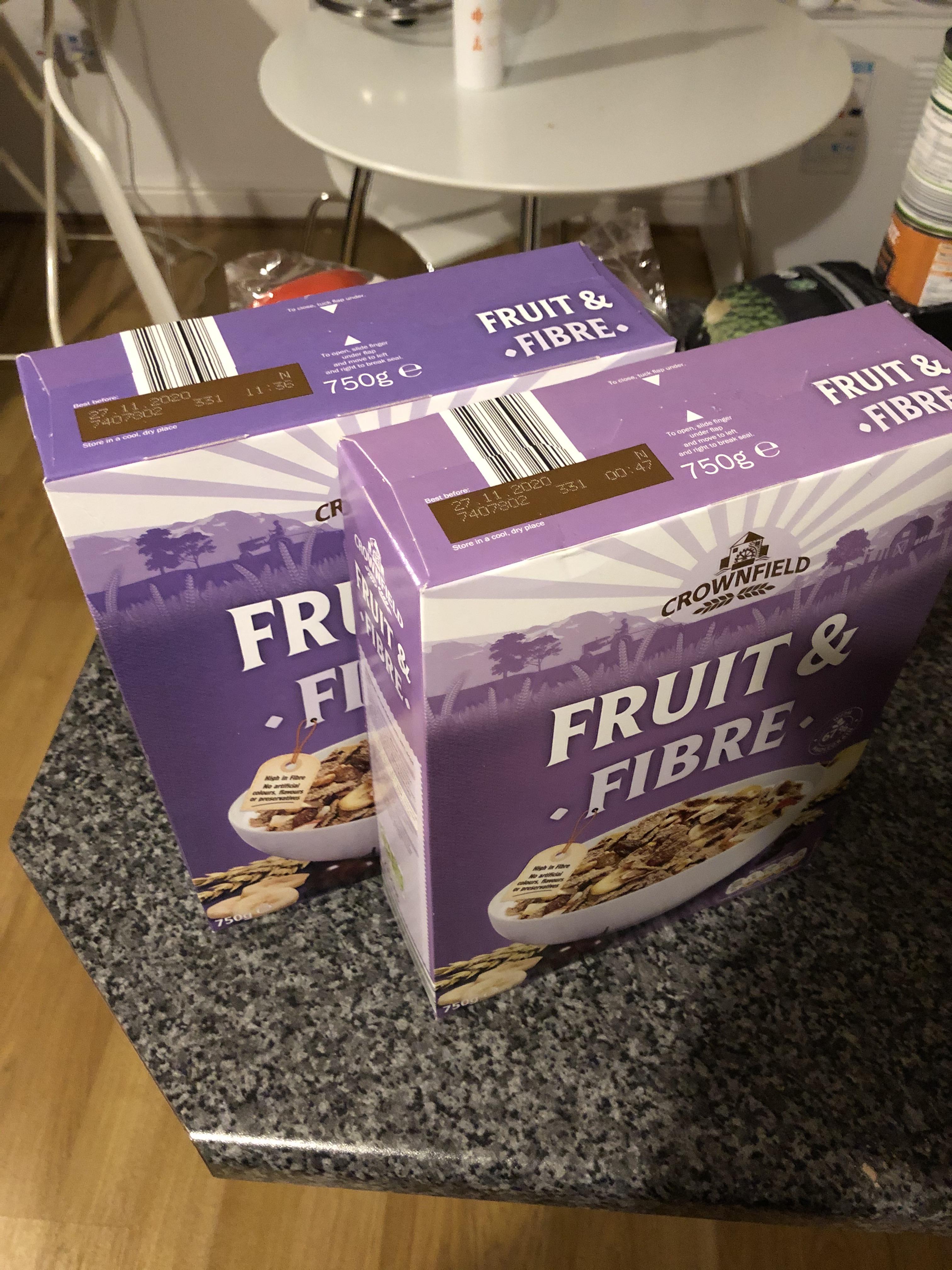 Same type of cereal from Lidl, different shade of colour on the packaging r/mildlyinteresting