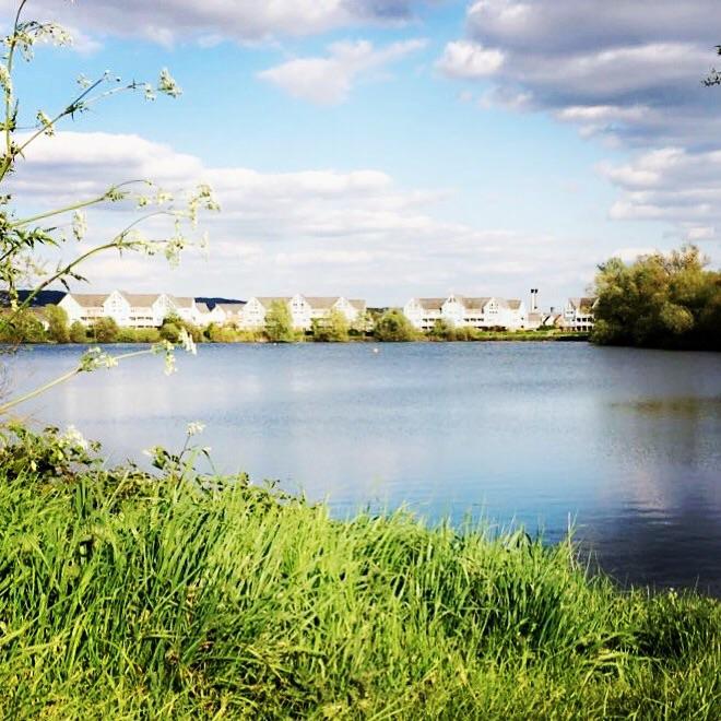 Leybourne Lakes Country Park is near Snodland, in Kent, England. r