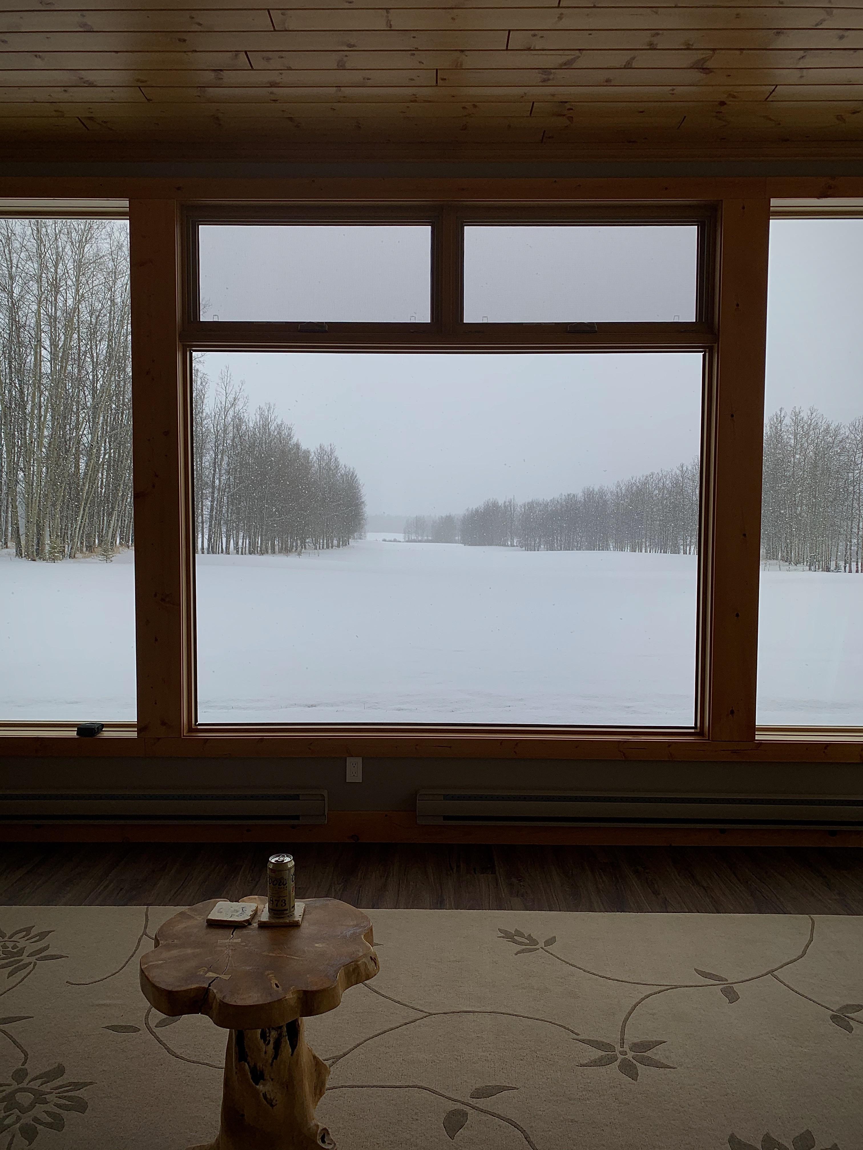A cozy sunroom in Bearberry, Alberta r/CozyPlaces