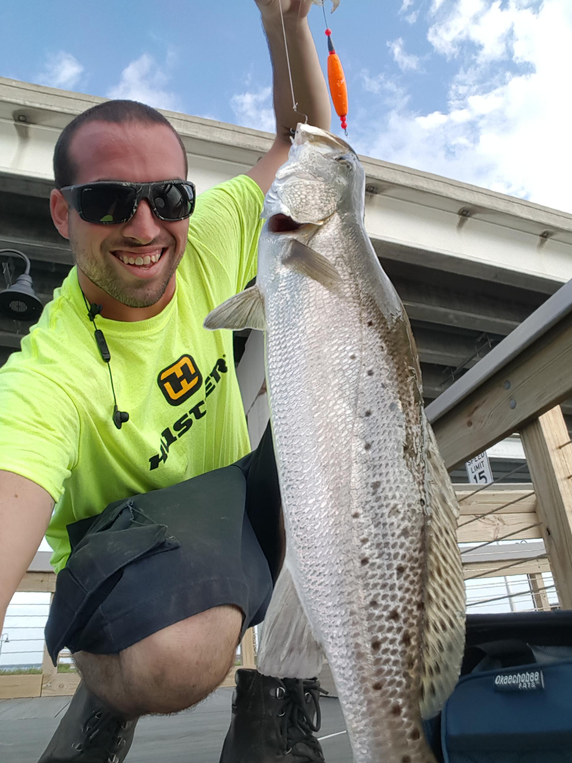 Caught a beautiful trout in Santa Rosa, Florida r/Fishing