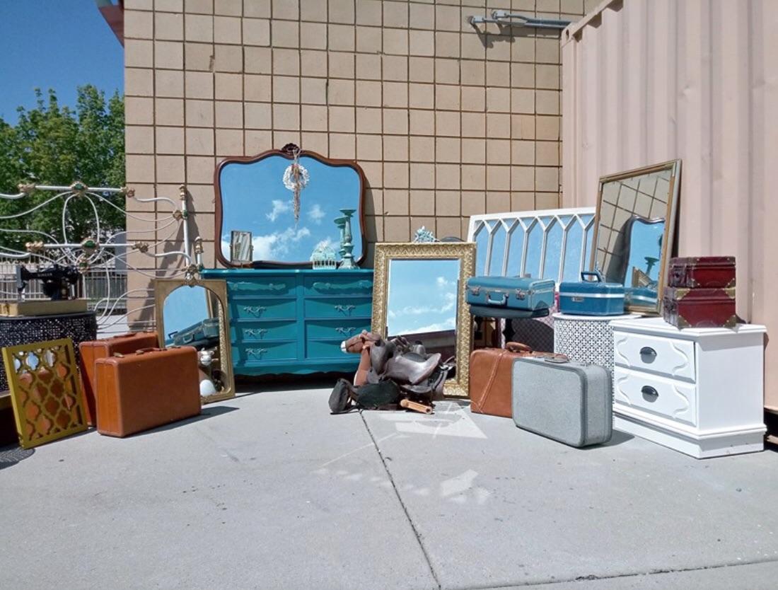 This garage sale r/AccidentalWesAnderson