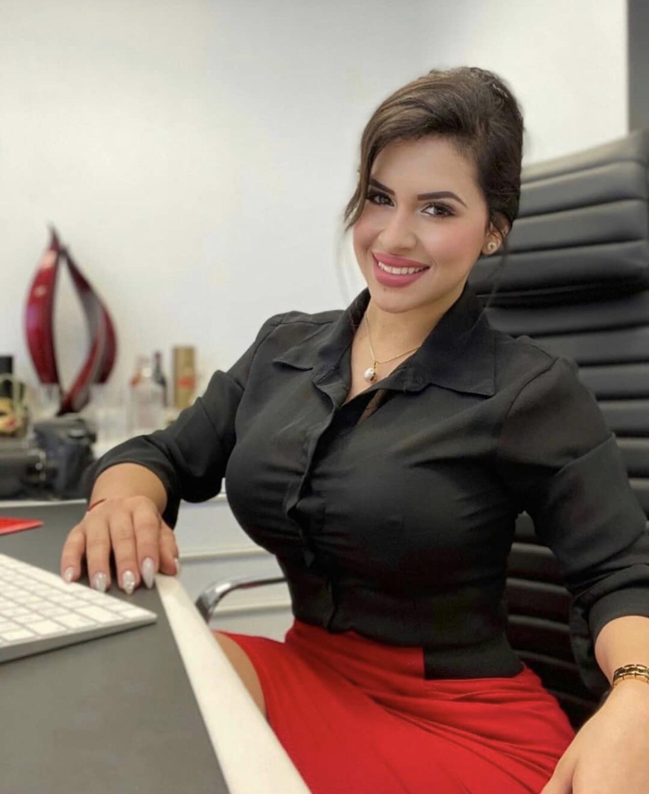 Ilen Santos r/StrainedButtons