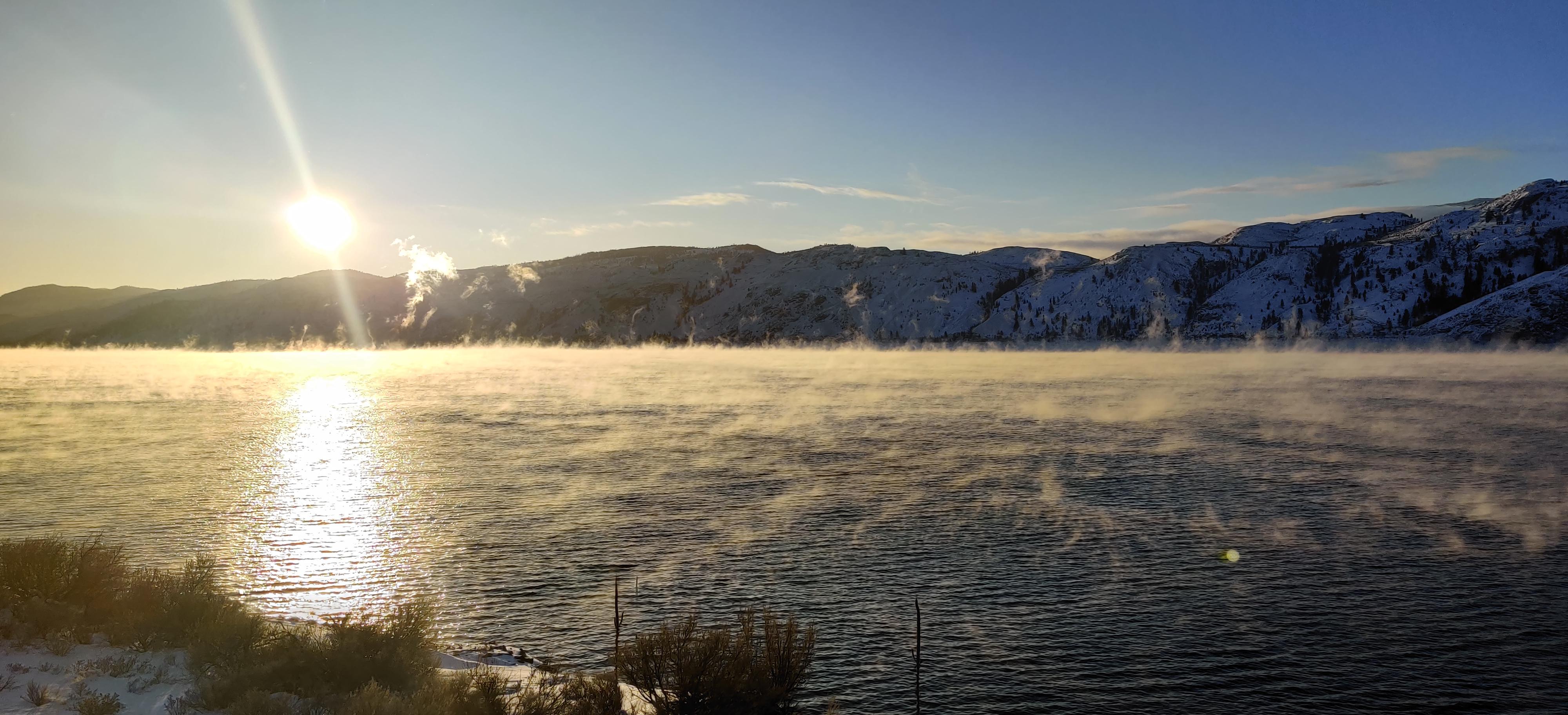 Kamloops lake this morning r/Kamloops