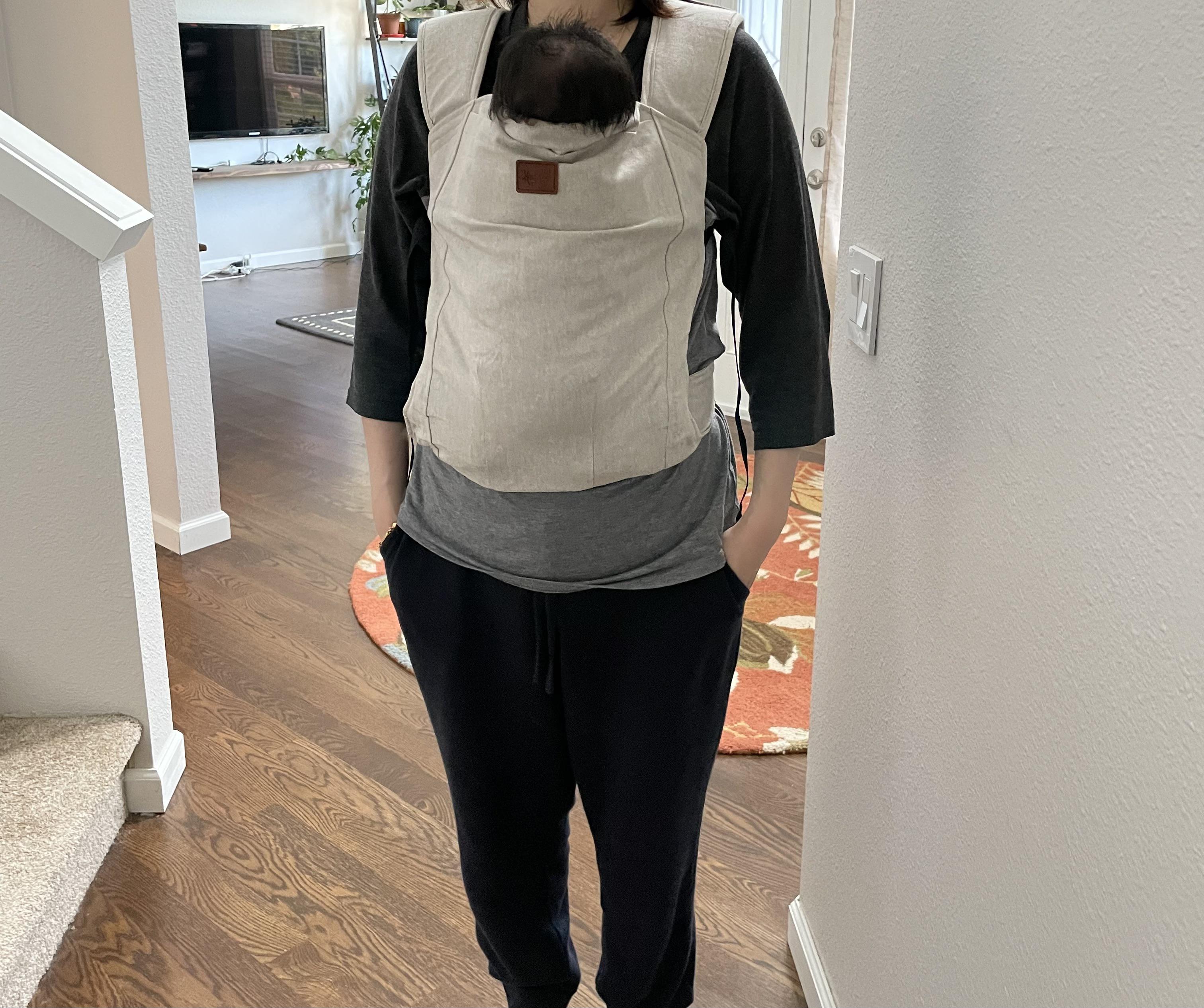 Please help! Am I wearing my daughter correctly? Happy baby carrier 4