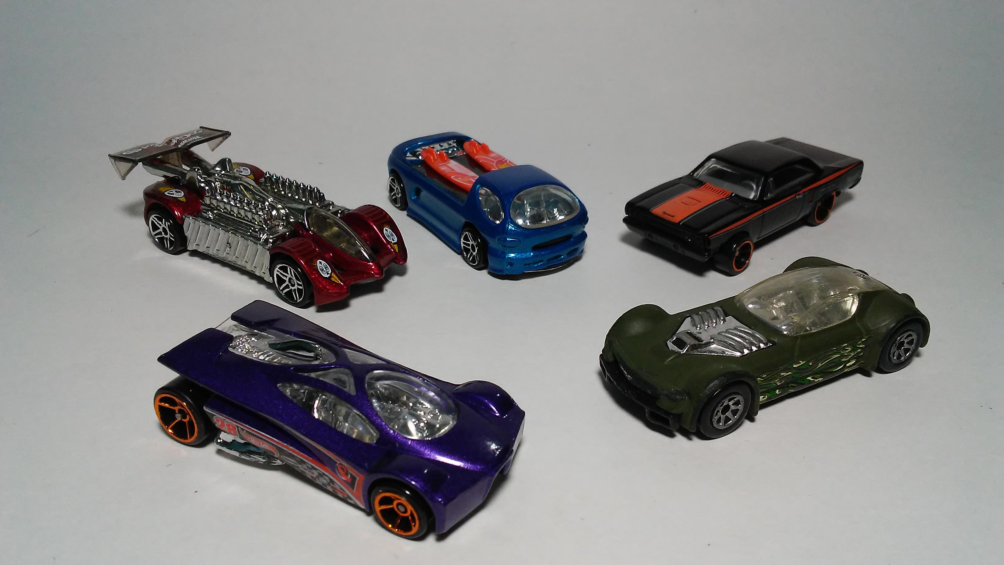 "A true Hot Wheels Collector should know about this" What do these 5