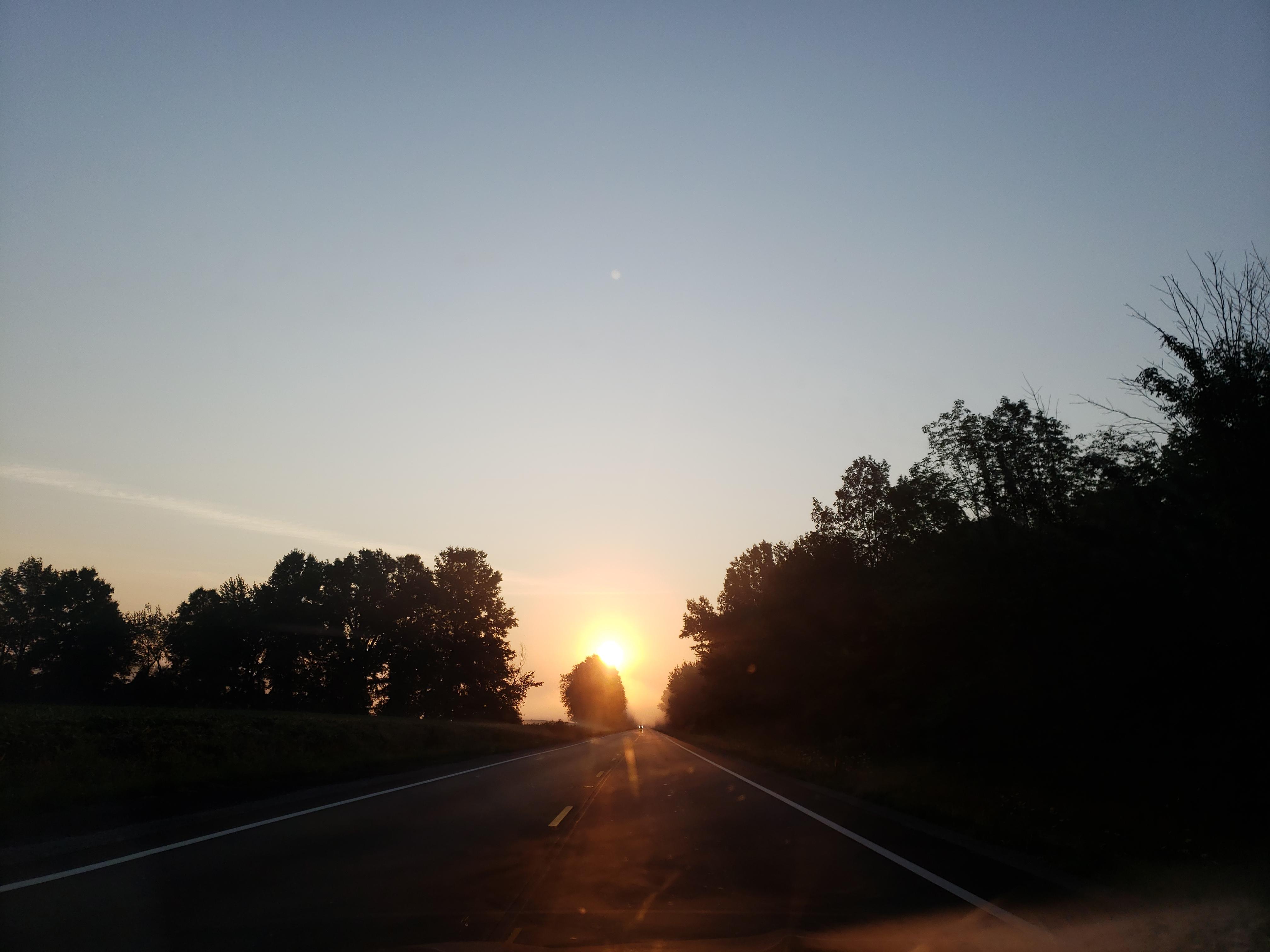 Sunrise during our drive to the Hartford Fair! r/SkyPorn