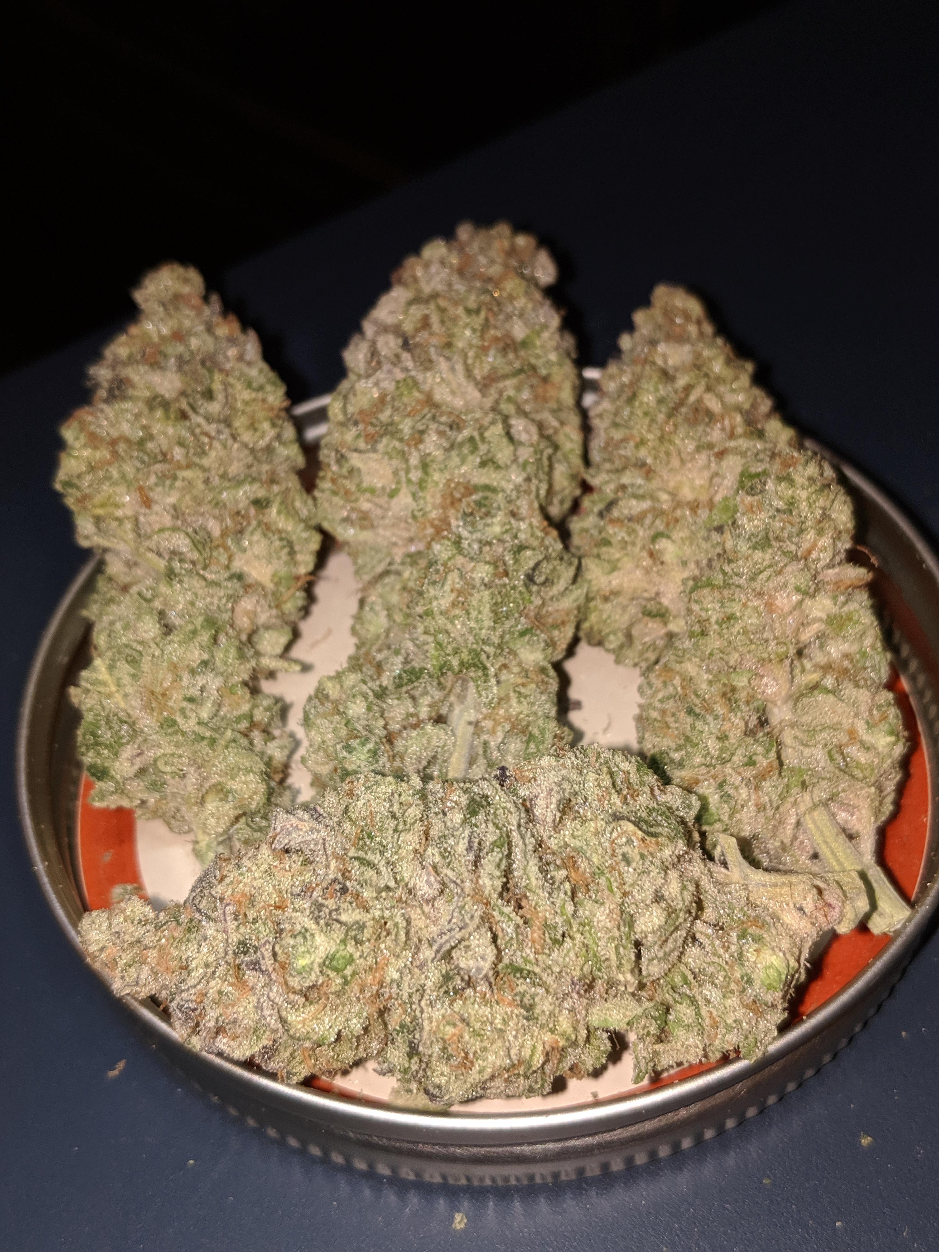 The LA Zkittlez is finally cured and ready to test 💨 r/microgrowery