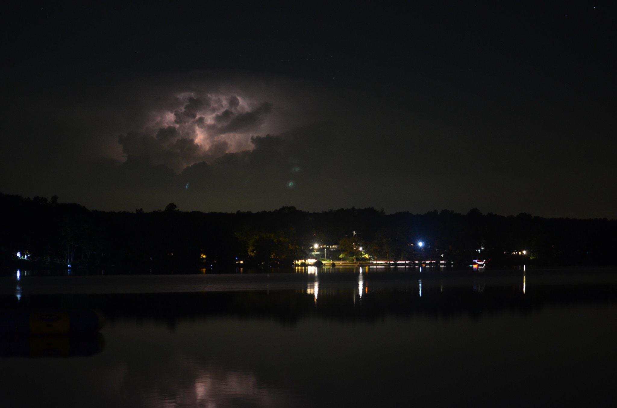 Lightning over Lake Hayward in East Haddam (OC) r/Connecticut