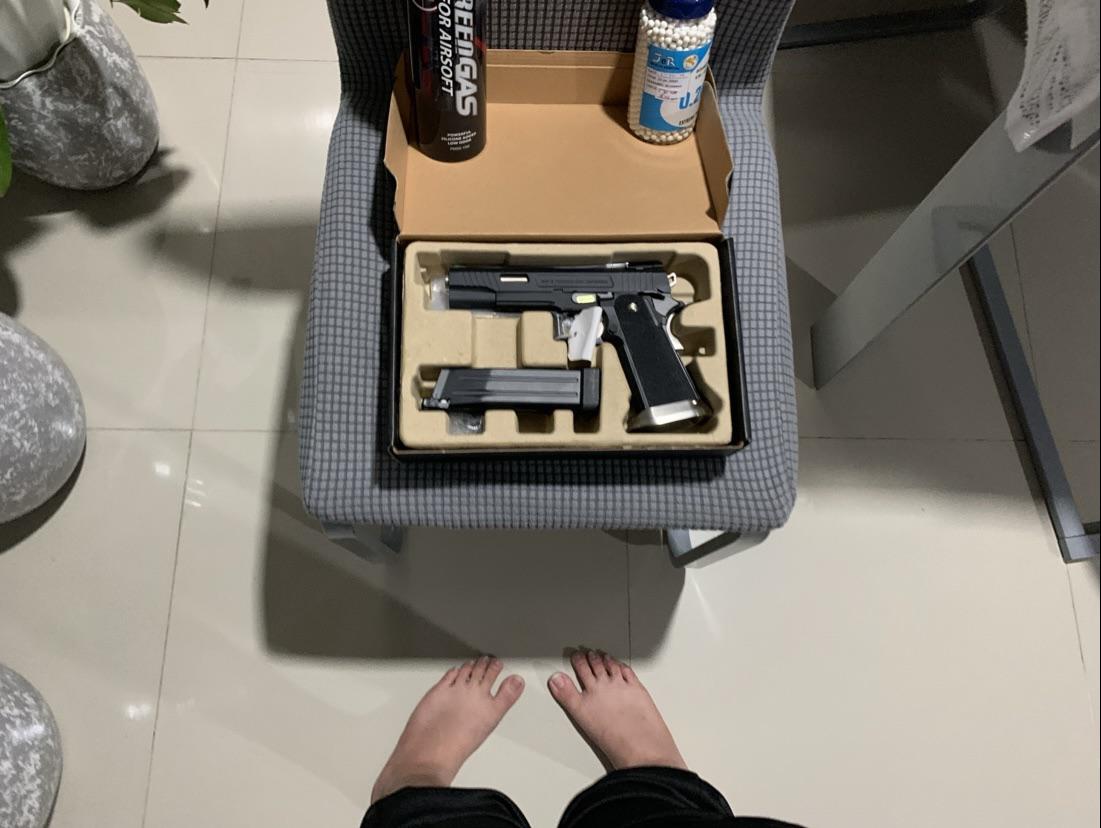 I got my first airsoft gun and am feeling a bit quirky r/airsoft