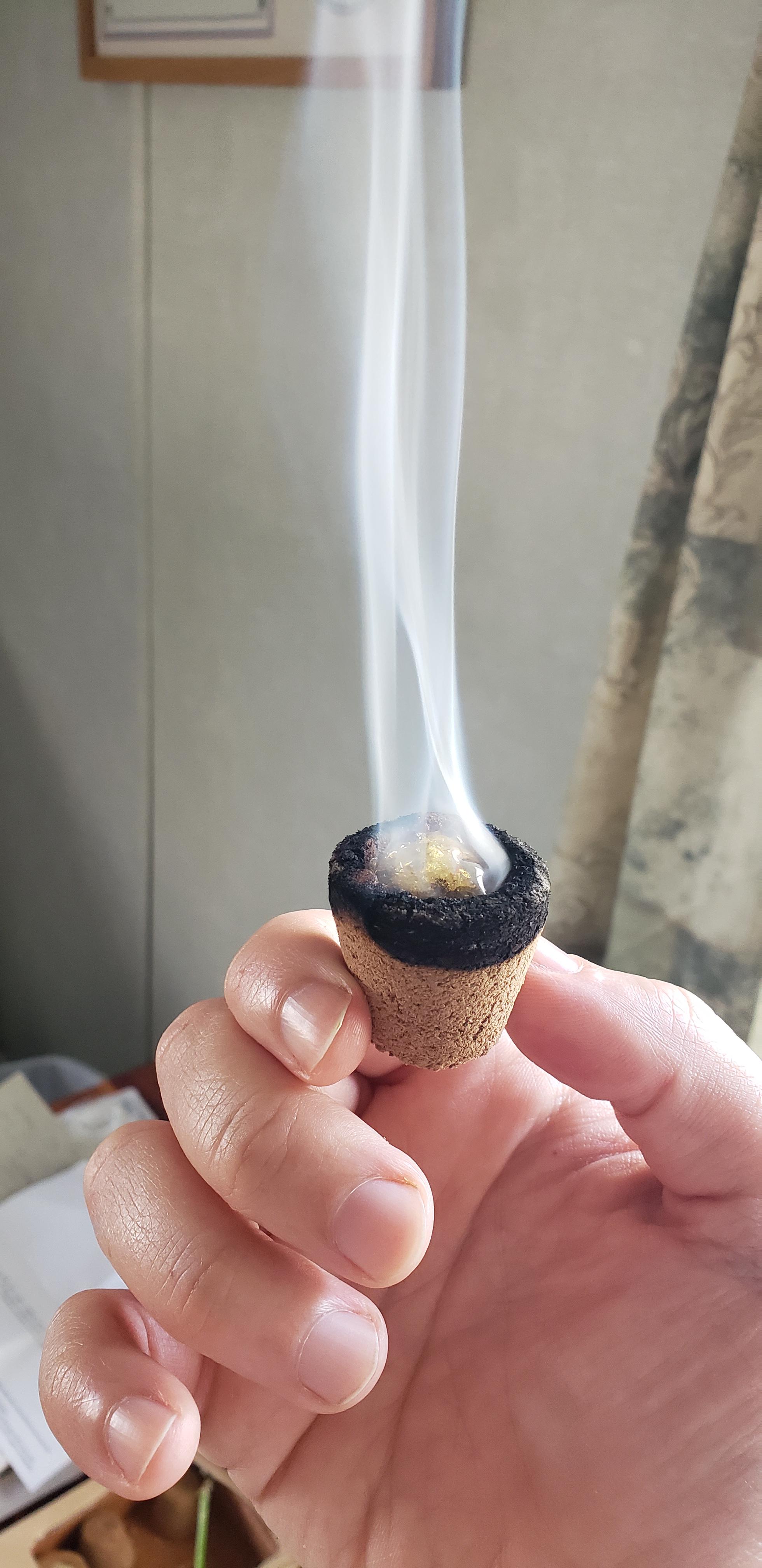 This sambrani sachet comes with a cute holder and 12 cups, i cover and