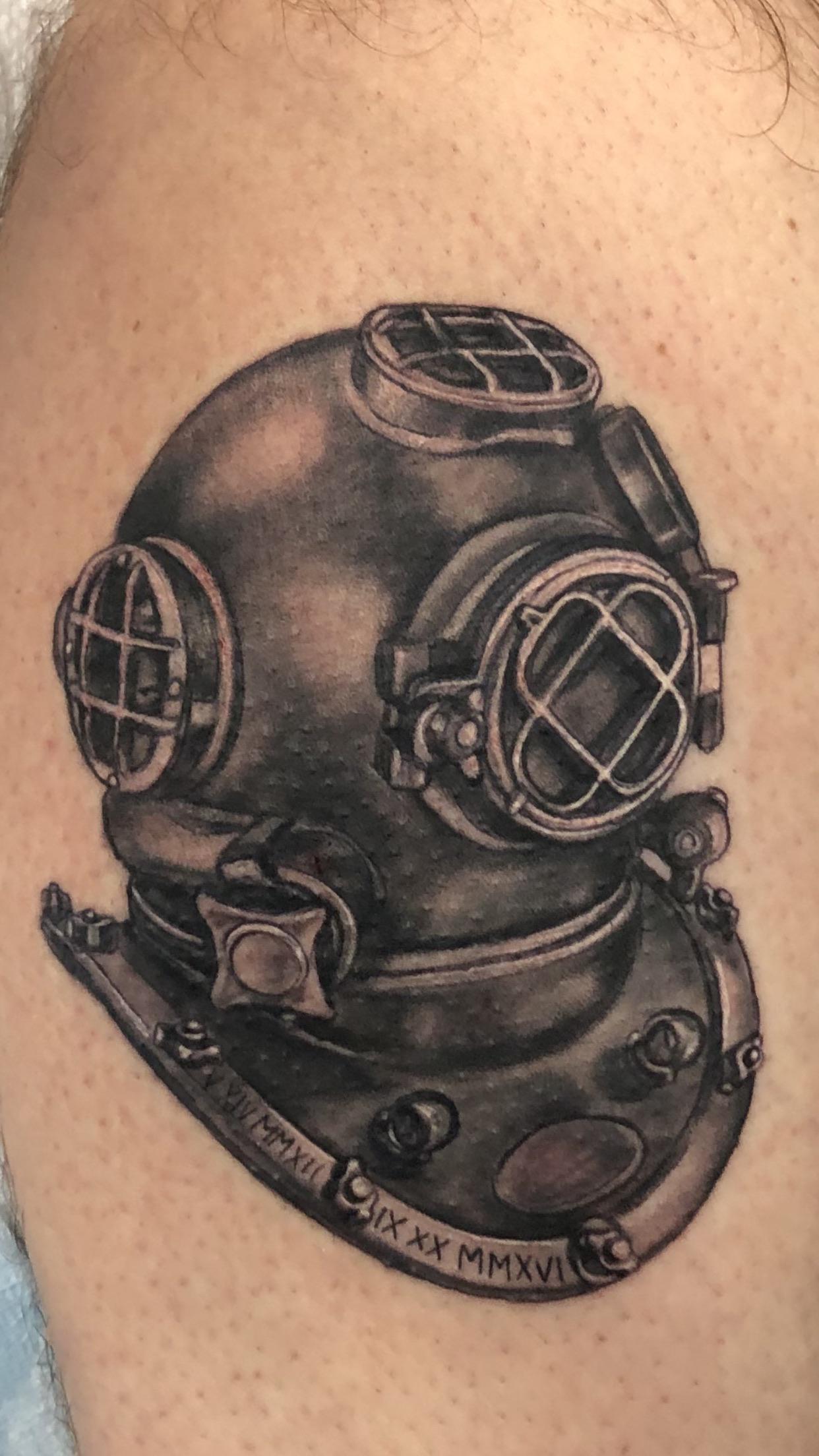 Saw another dive tattoo so I figured I’d share mine when it was fresh
