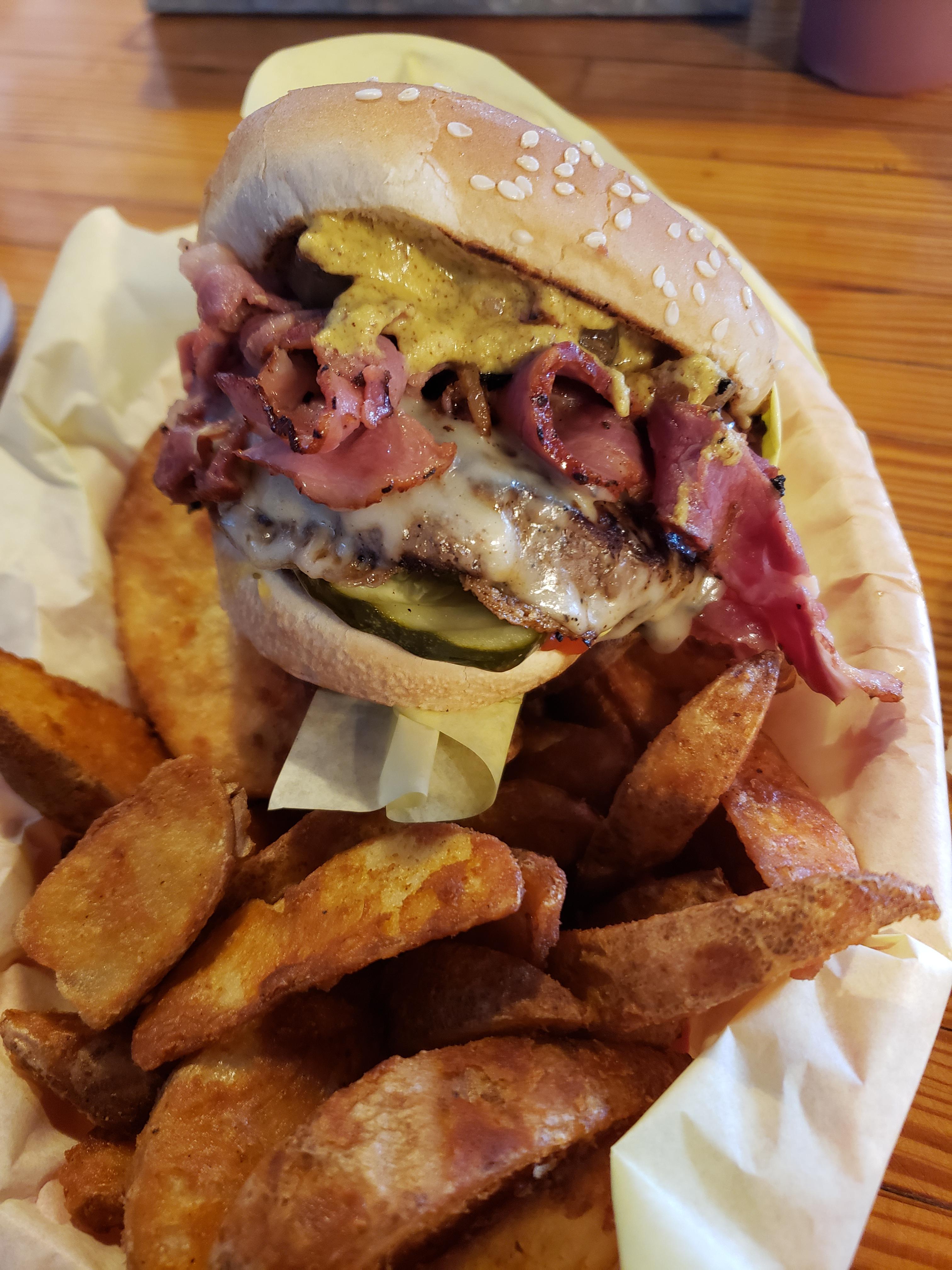 [I ate] Pastrami burger w Potato wedges r/food