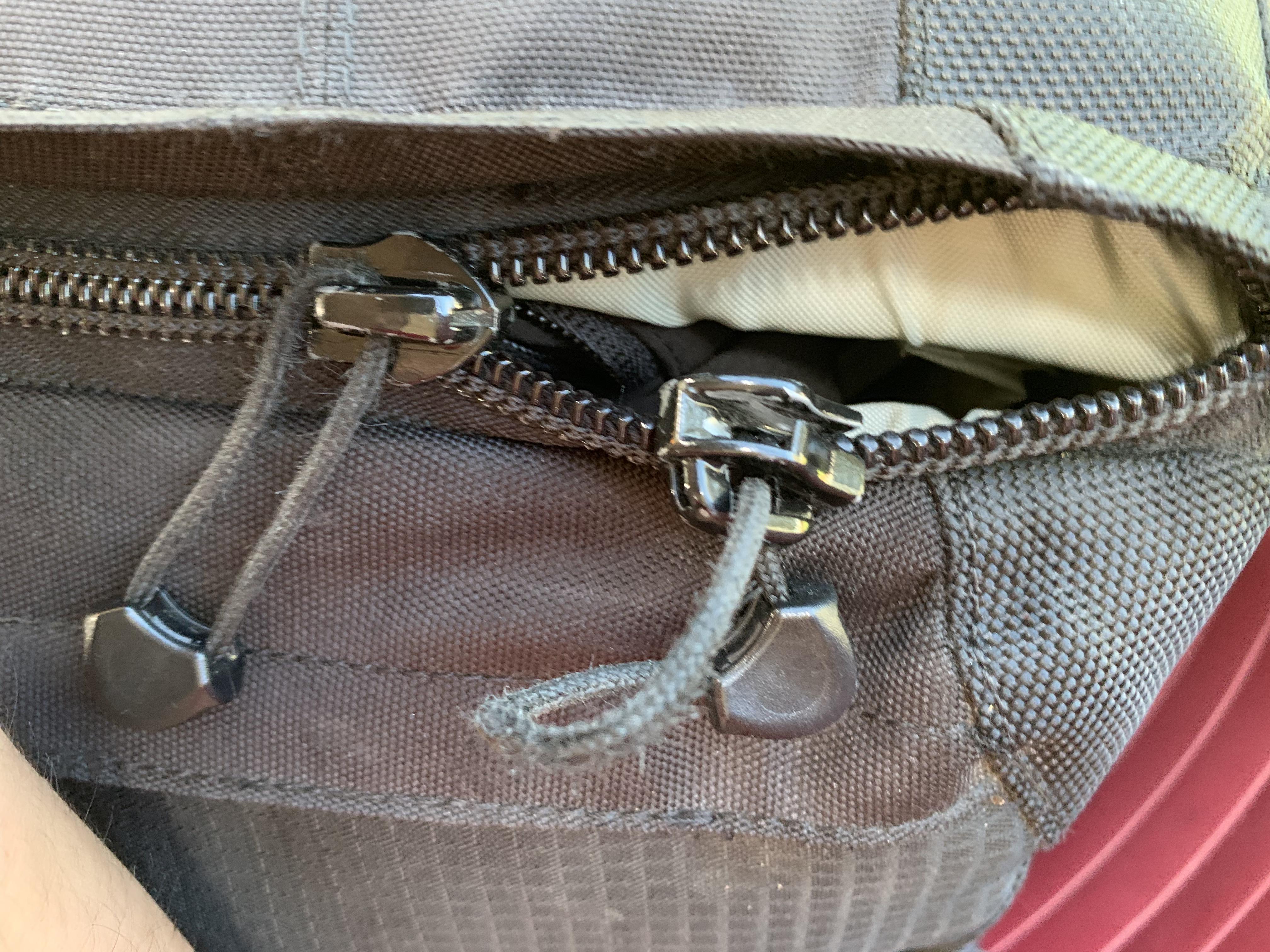 My zipper from bag broke, how to bring it back? r/Photography_Gear