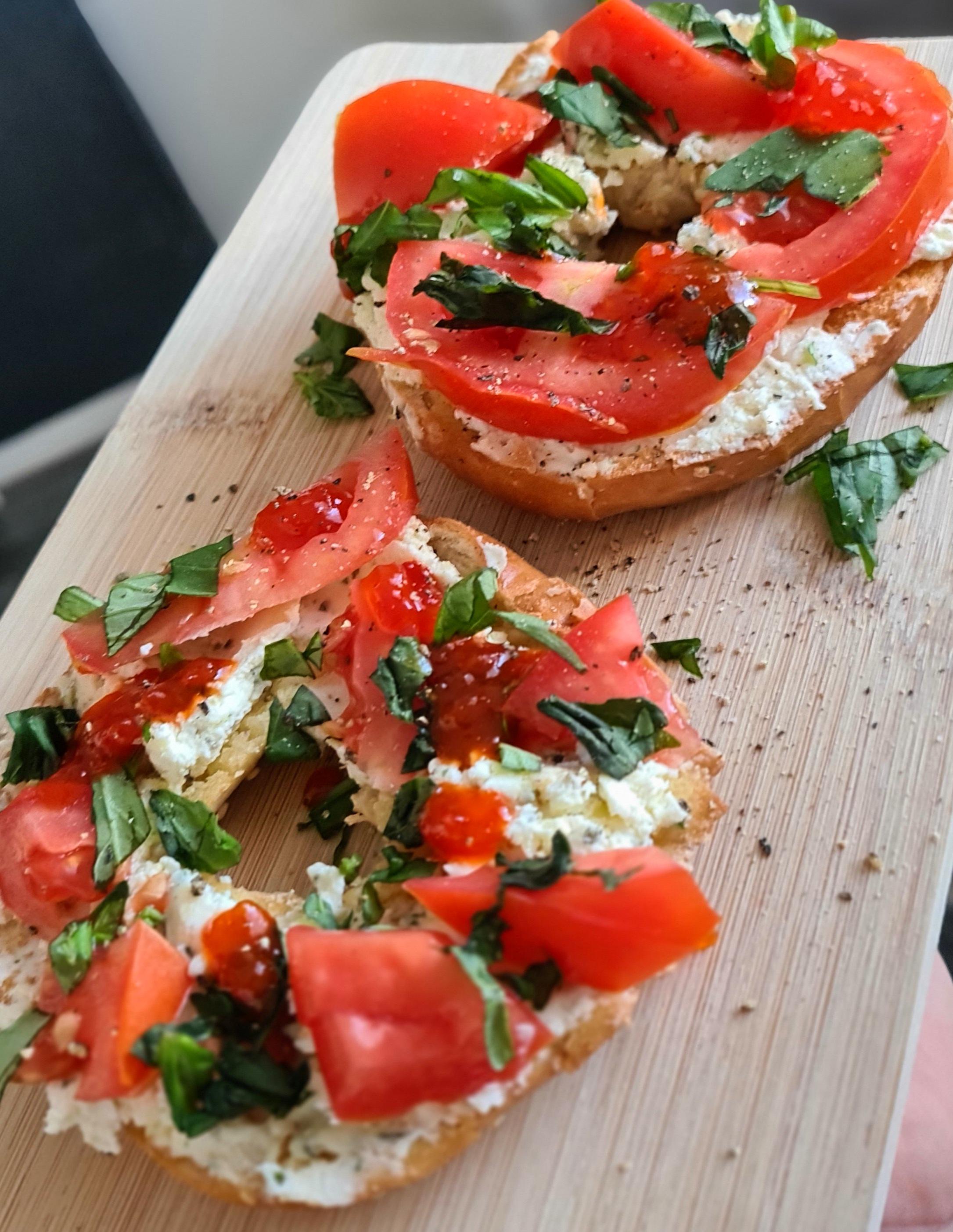 [Homemade] Toasted bagel w/cream cheese, tomato, basil, and chilli jam