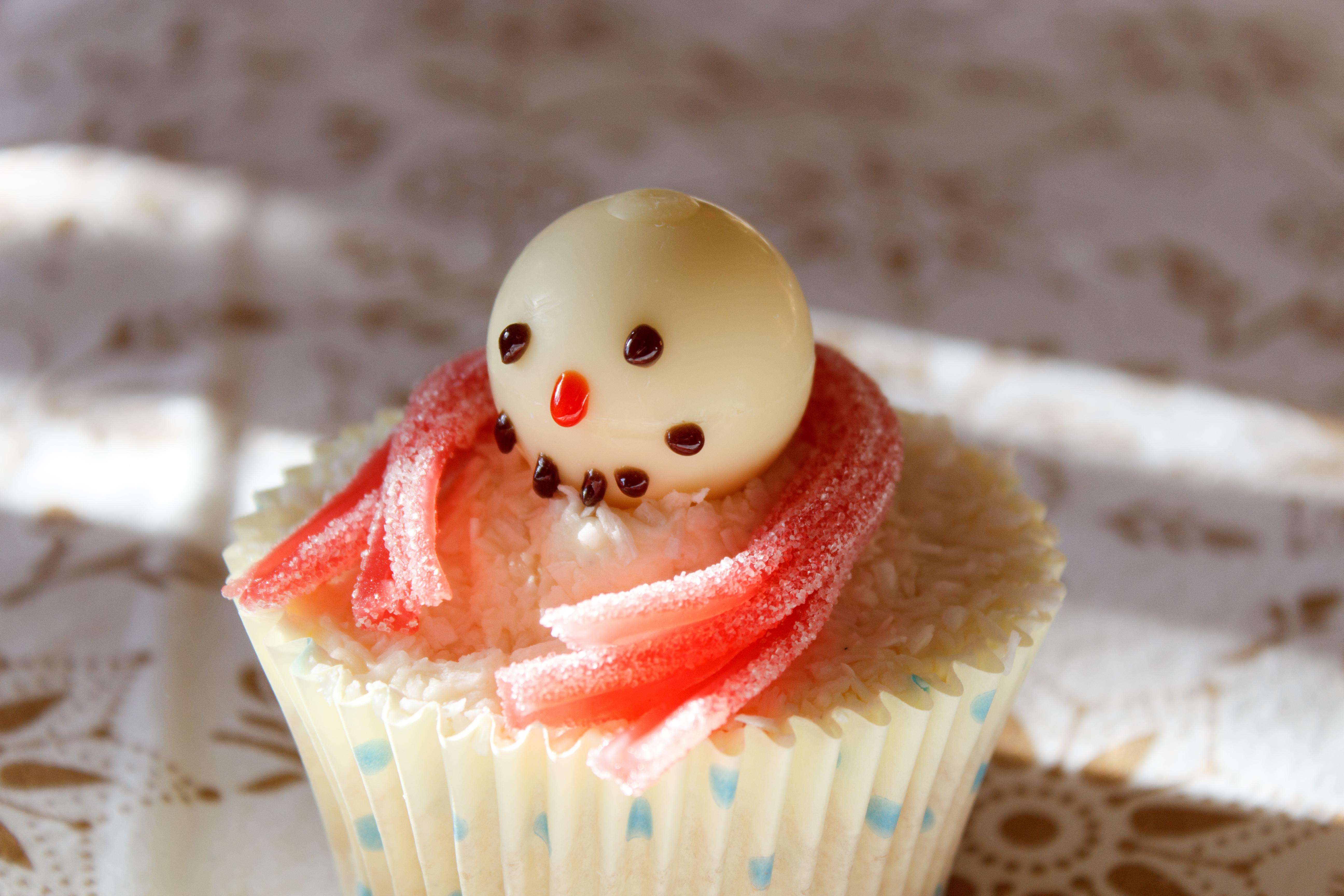 [Homemade] Christmas Snowman Cupcakes food