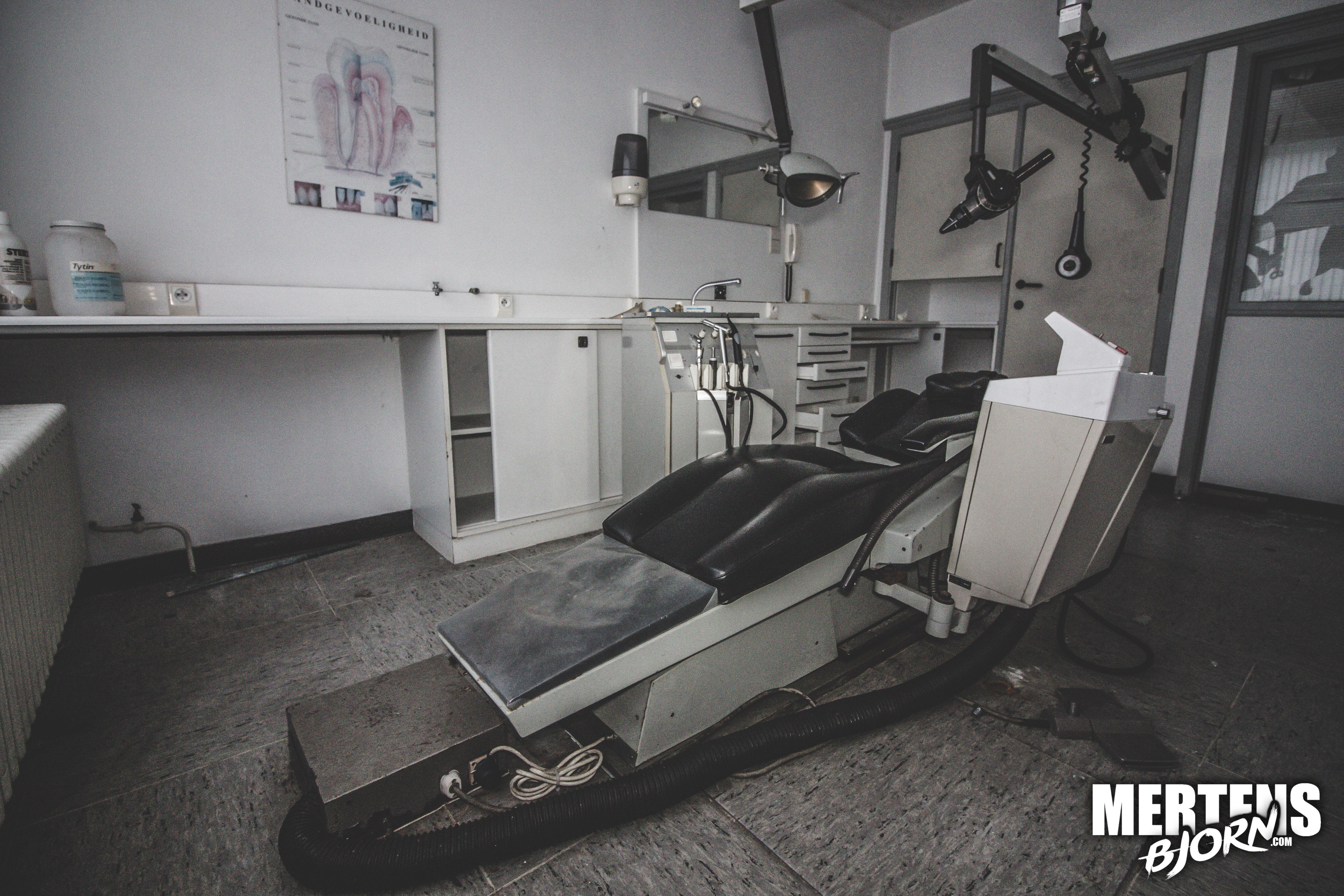 Abandoned dentist practice r/abandoned